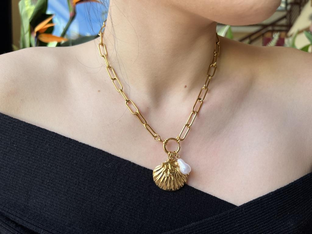 Collar de perlas, corales y concha Chaim