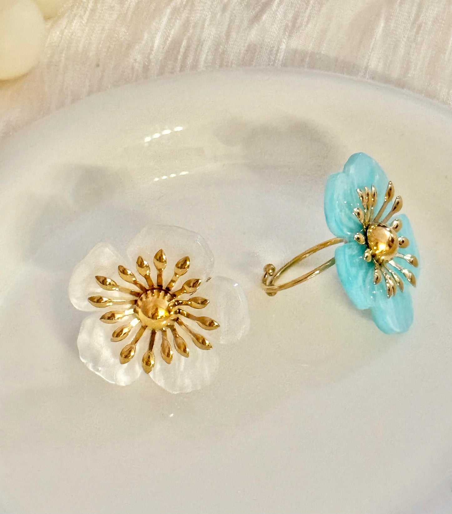 Anillo flor floreciendo adjustable