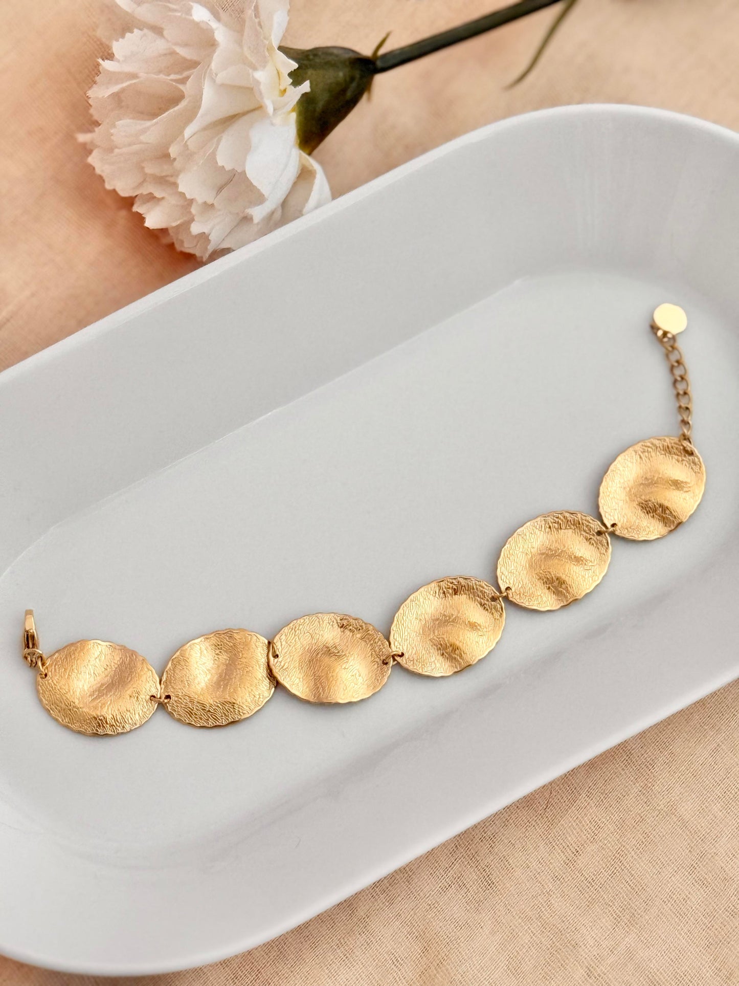 Pulsera de medalla dorado