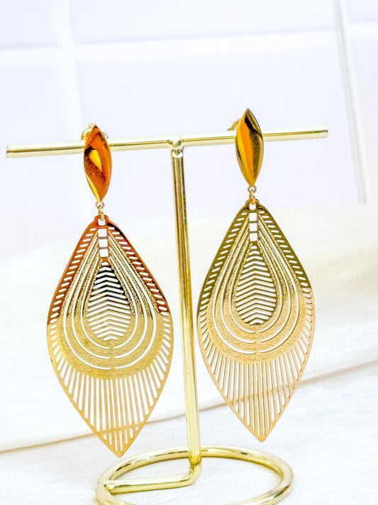 Pendientes plumas de pavo real dorados