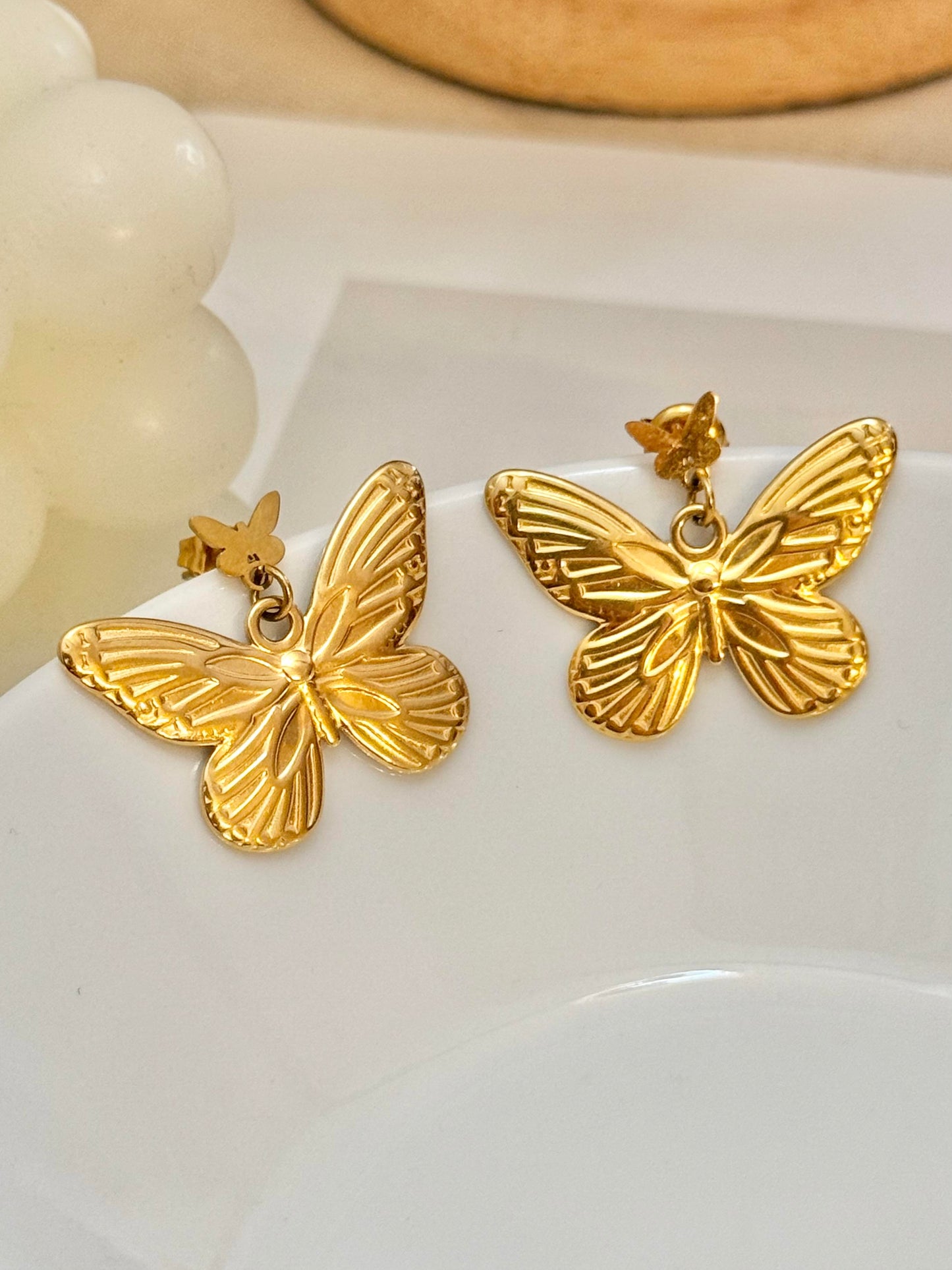 Pendiente de Mariposa Dorada