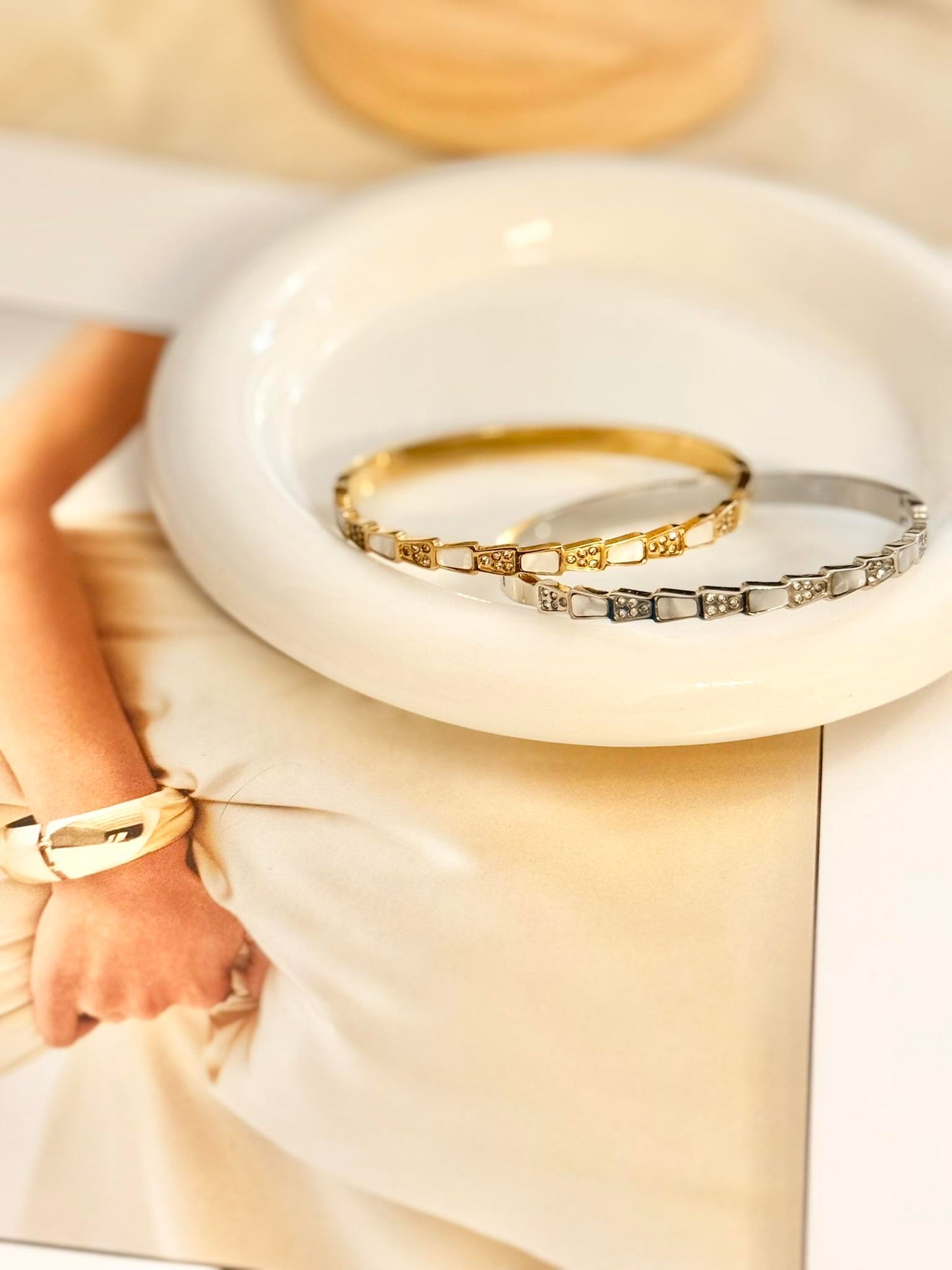 Pulsera Rígida Serpientes Fina (Dos colores)