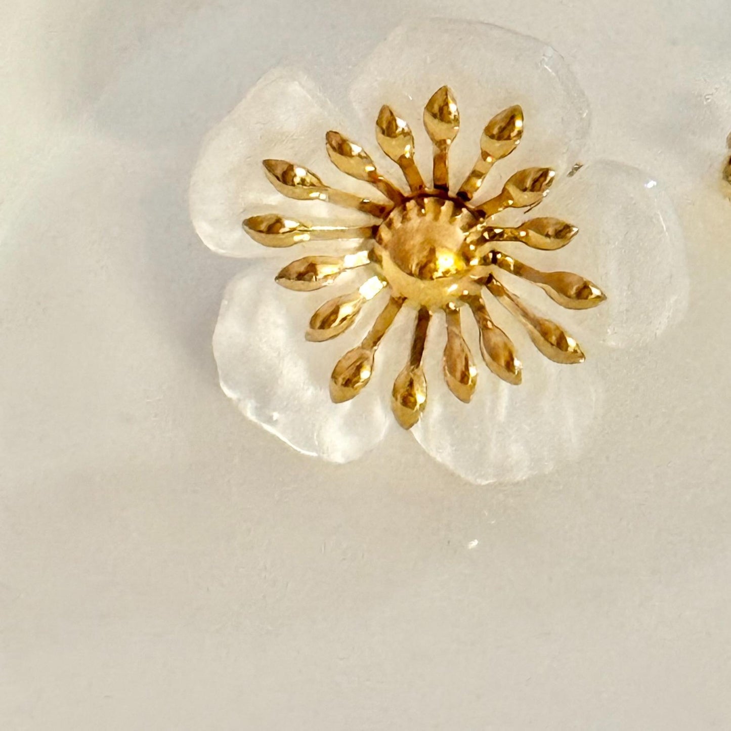 Anillo flor floreciendo adjustable