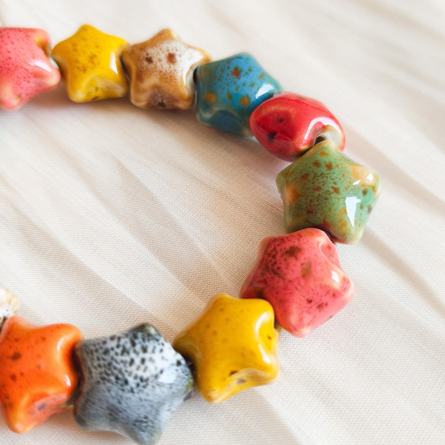 Pulsera de cuentas de cerámica multicolor