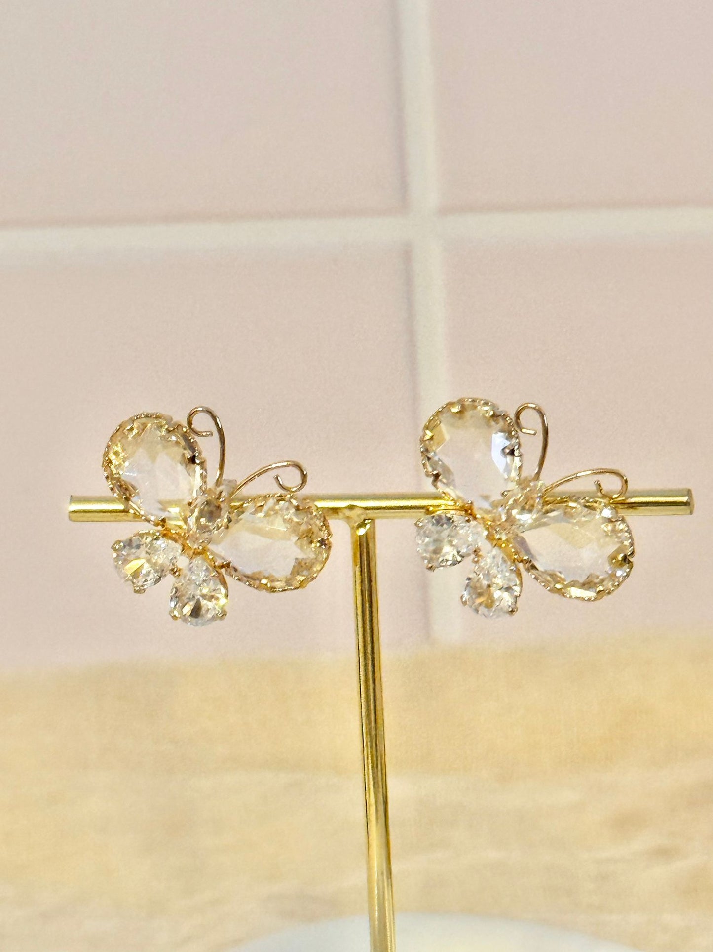 Pendiente mariposa cristal