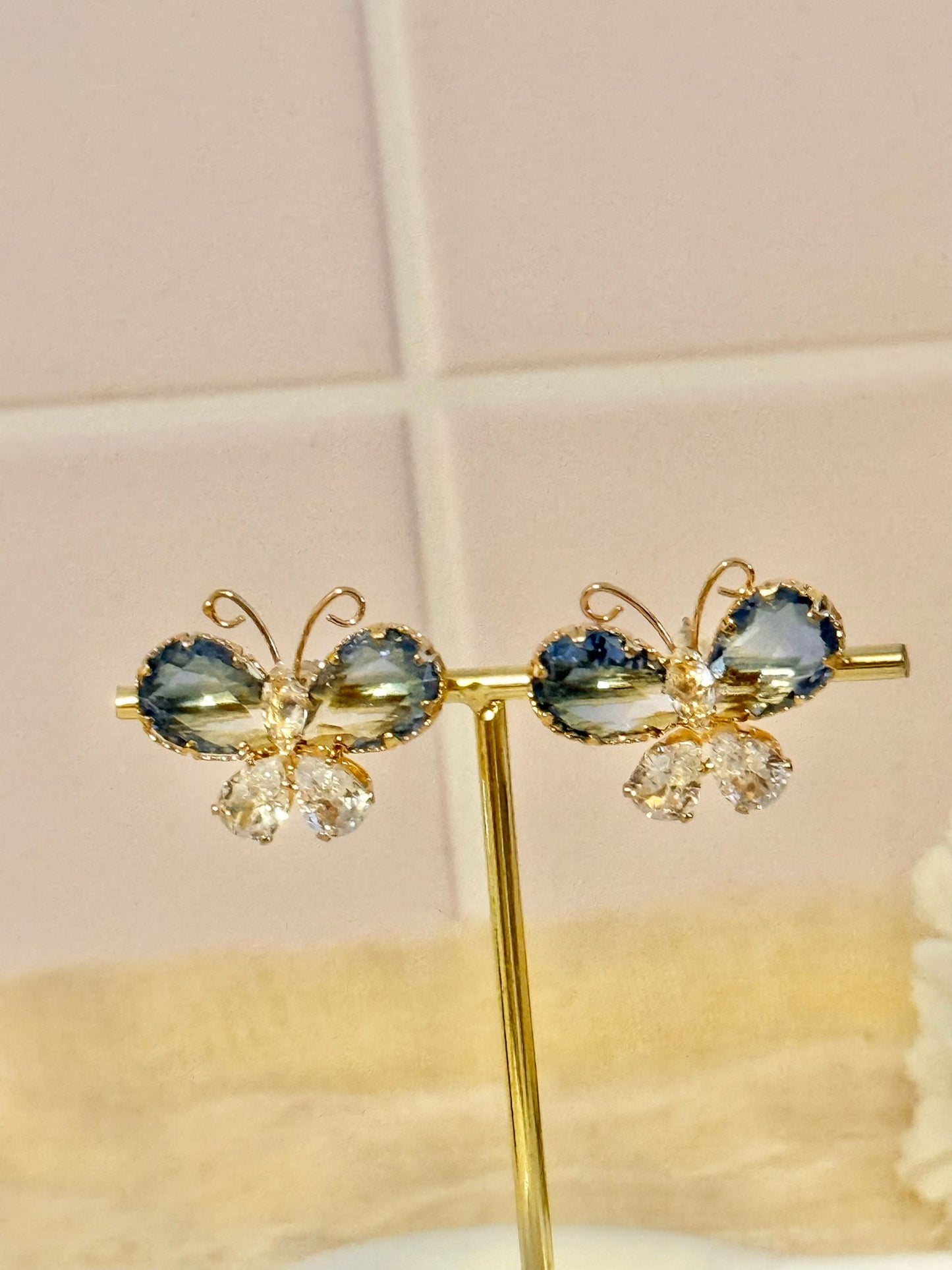Pendiente mariposa cristal