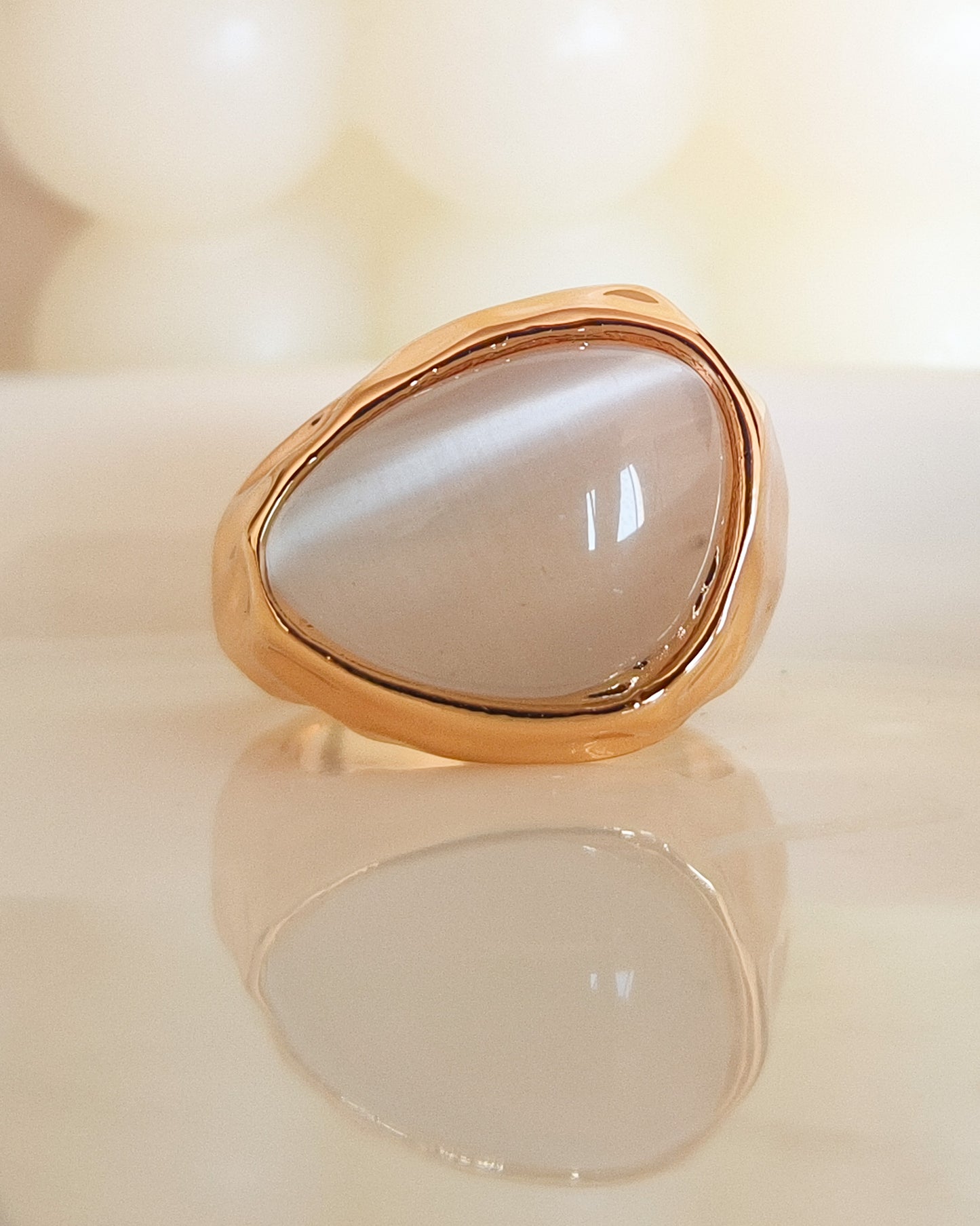Anillo gota de luna