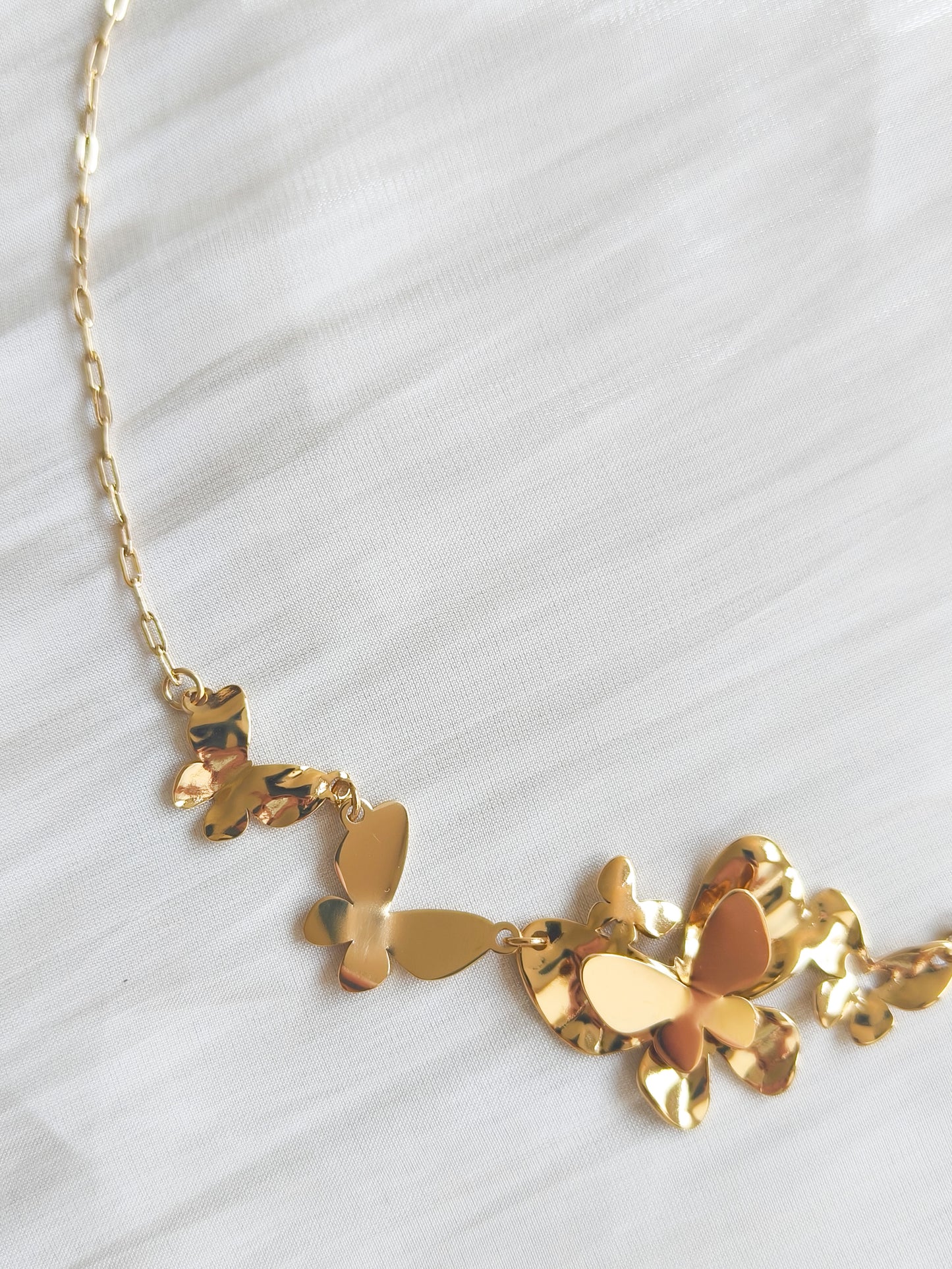 Collar Mariposas doradas