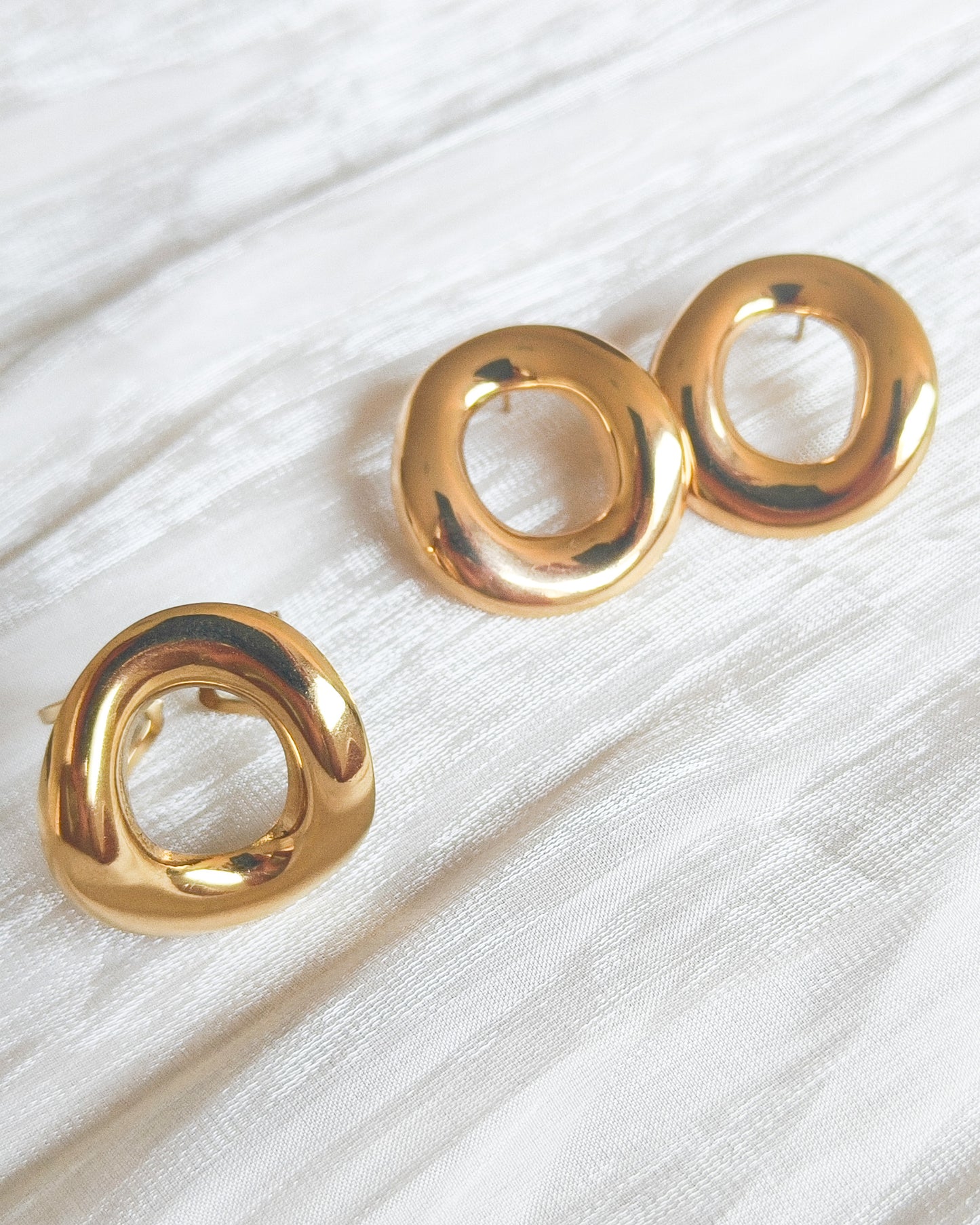 Anillo óvalo escultórico ajustable