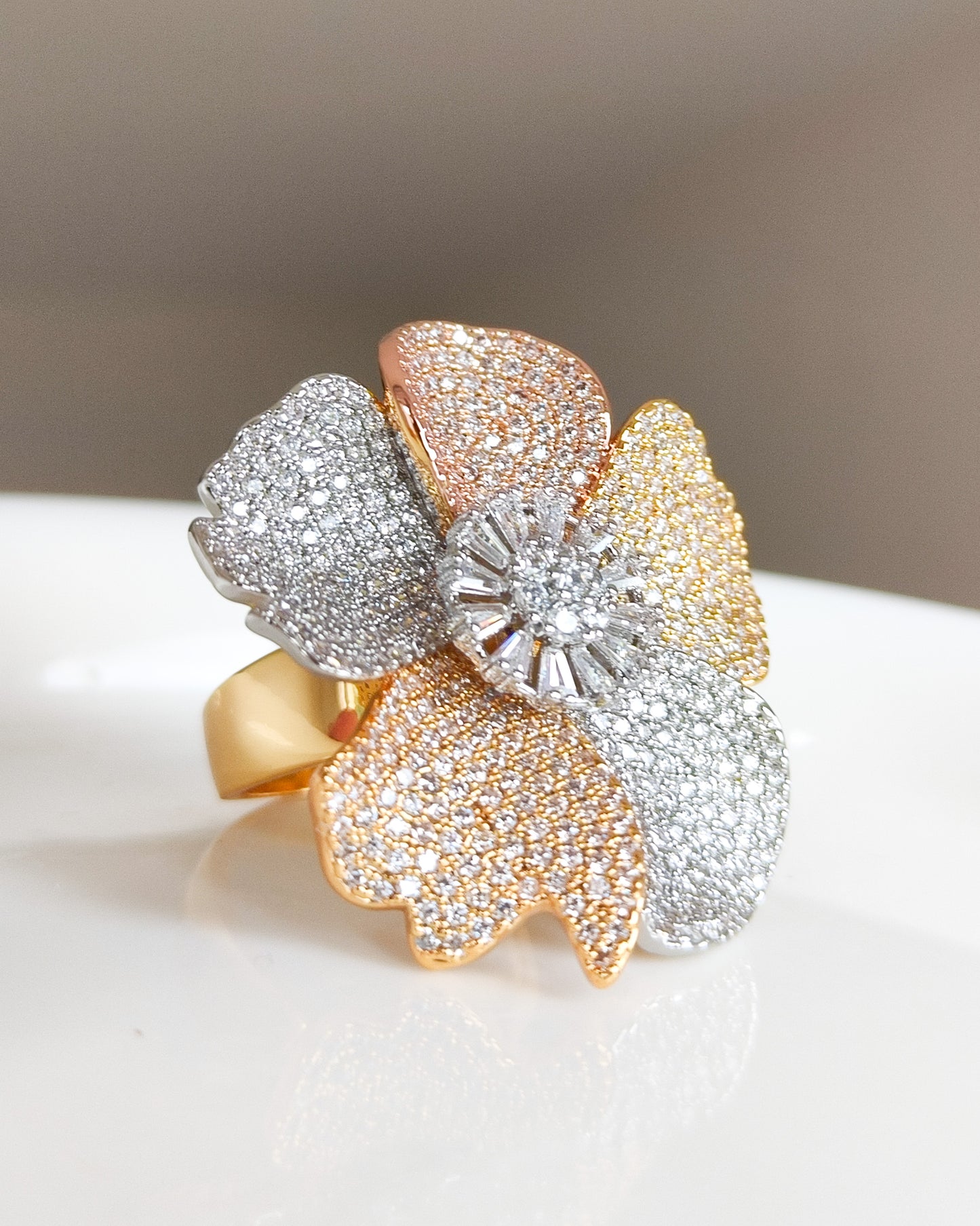 Anillo Camelia Brillante