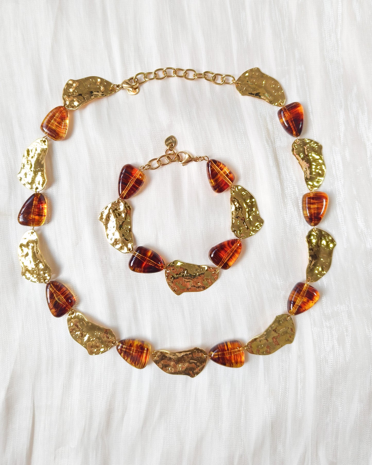 Look luz dorado de LunaAmbar ( collar + pulsera)