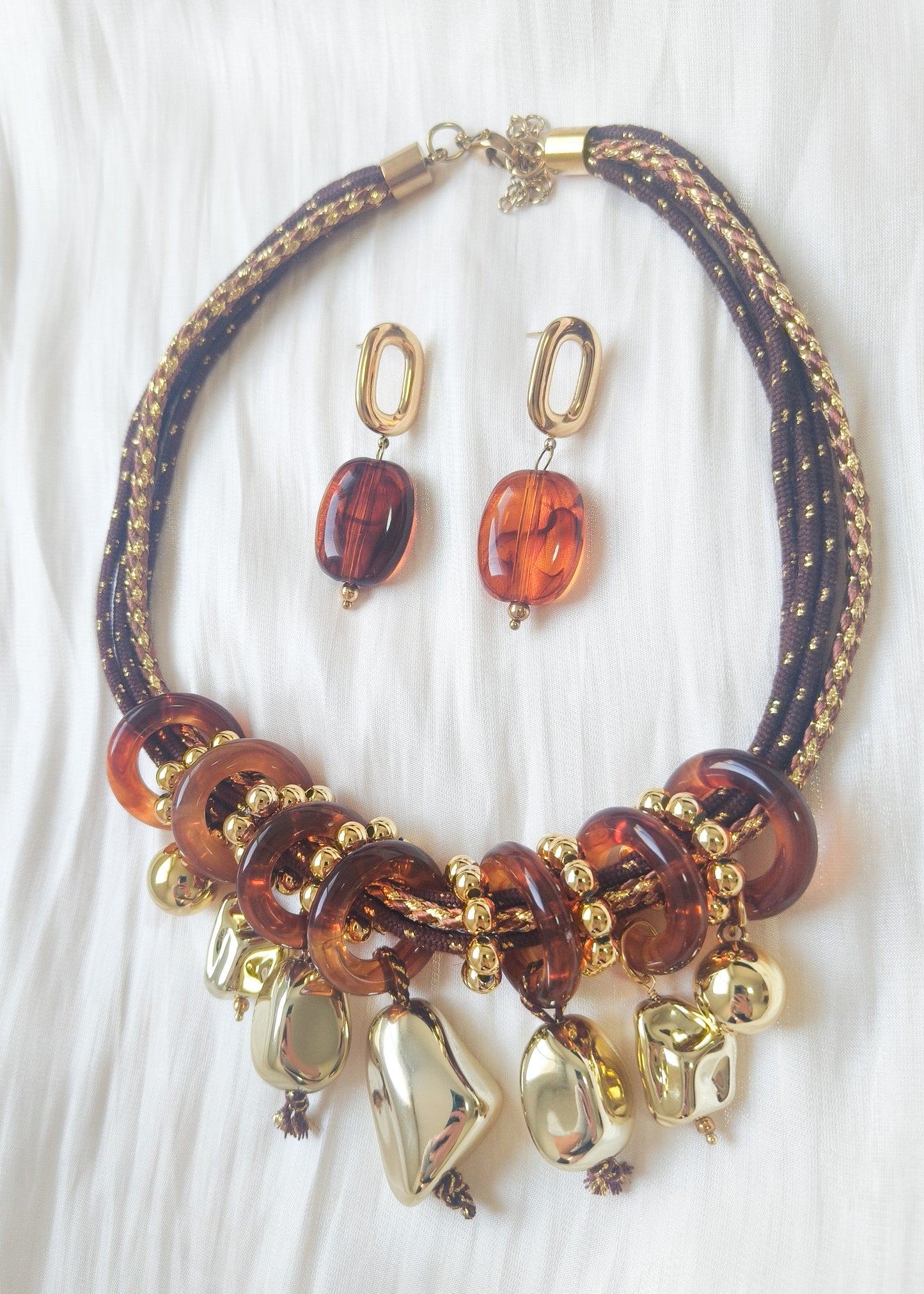 Collar Caramelo Dorado con aros
