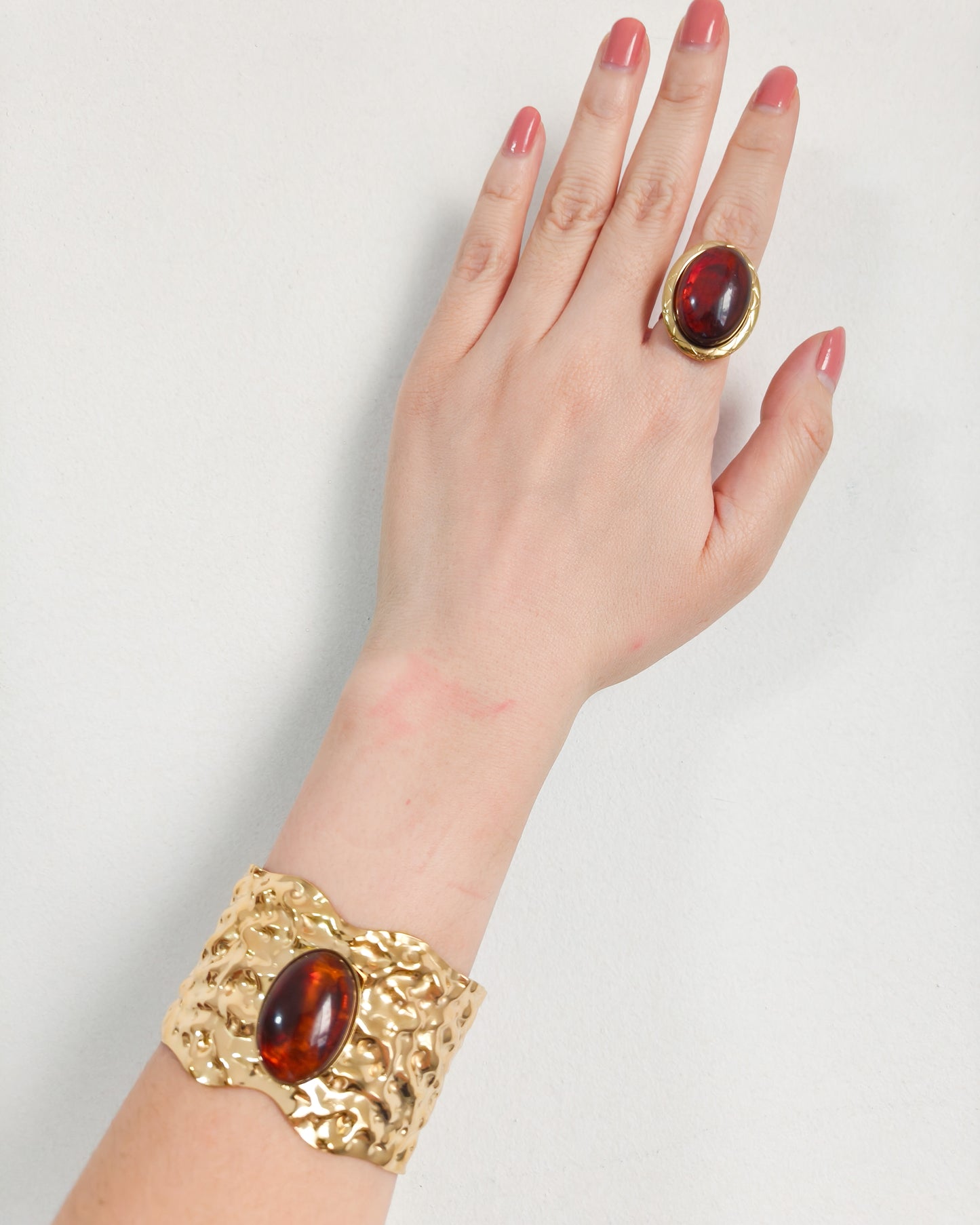 Brazalete Magna (efecto piedra)