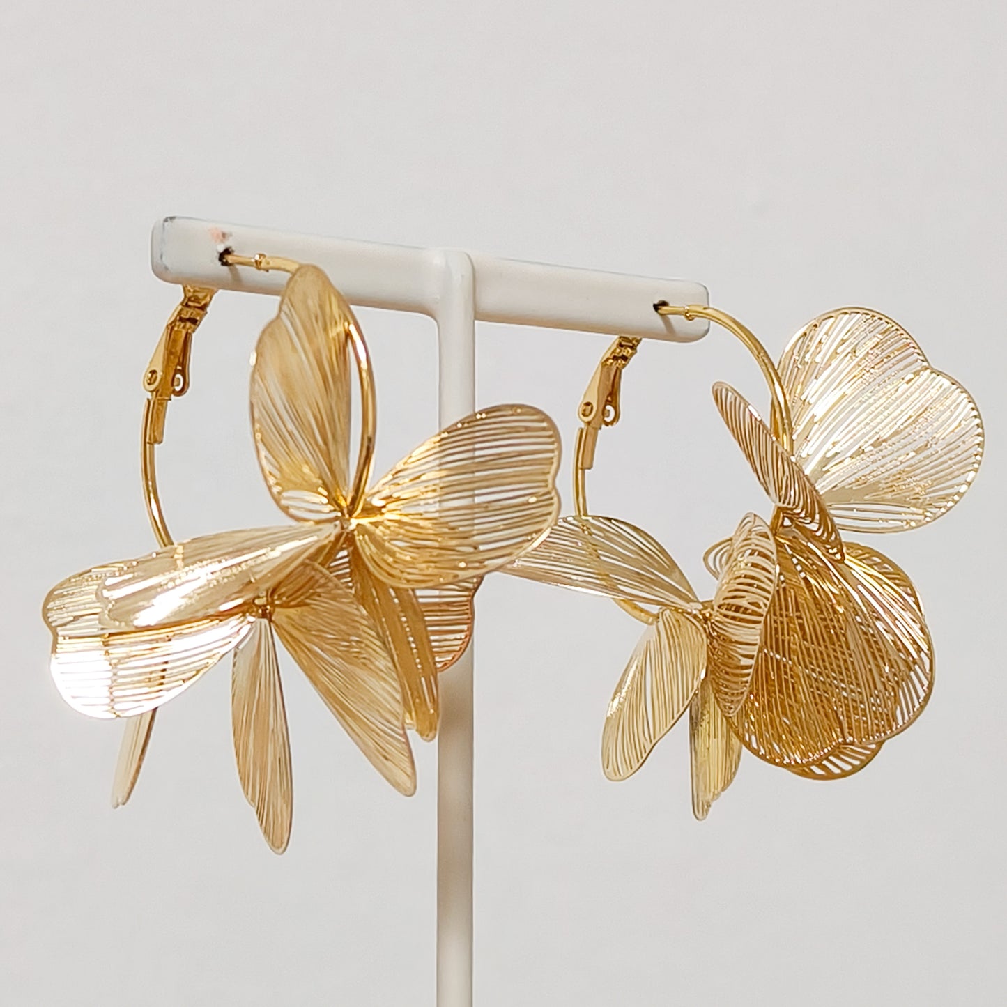 Pendiente Aros Valeria Flor Doradas