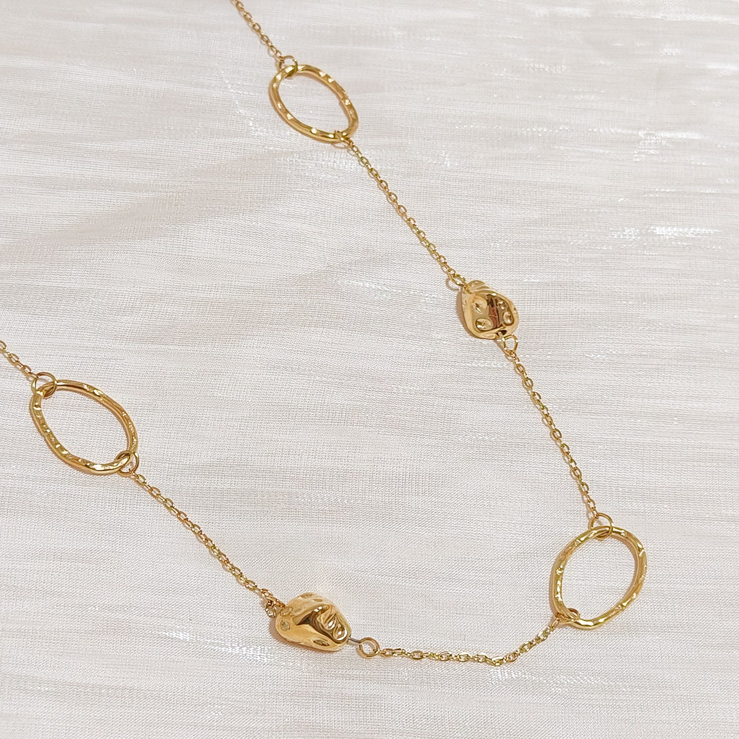 Collar Lía Dorado Ovalado