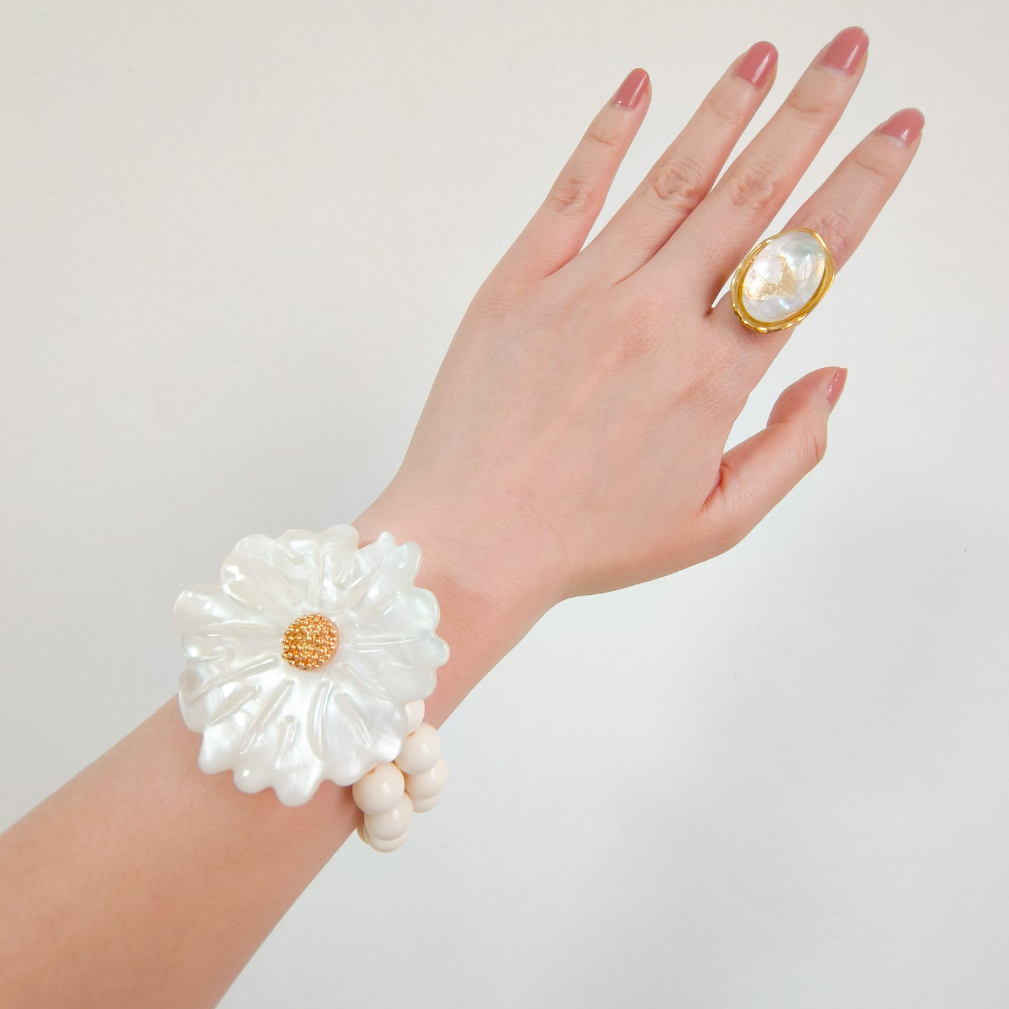 Anillo Lagrima Diosa Nácar Ova Ajustable