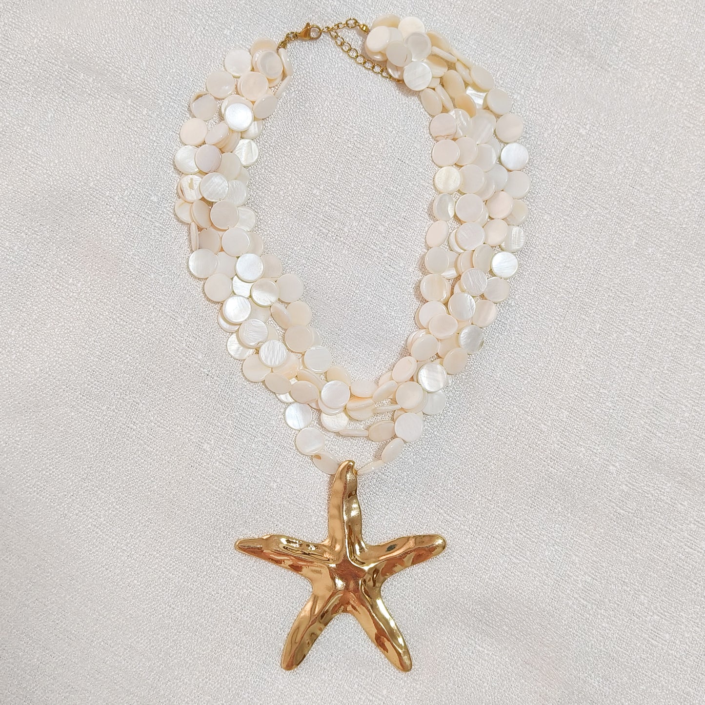 Collar Multicapa Marfil Nacado con Estrella
