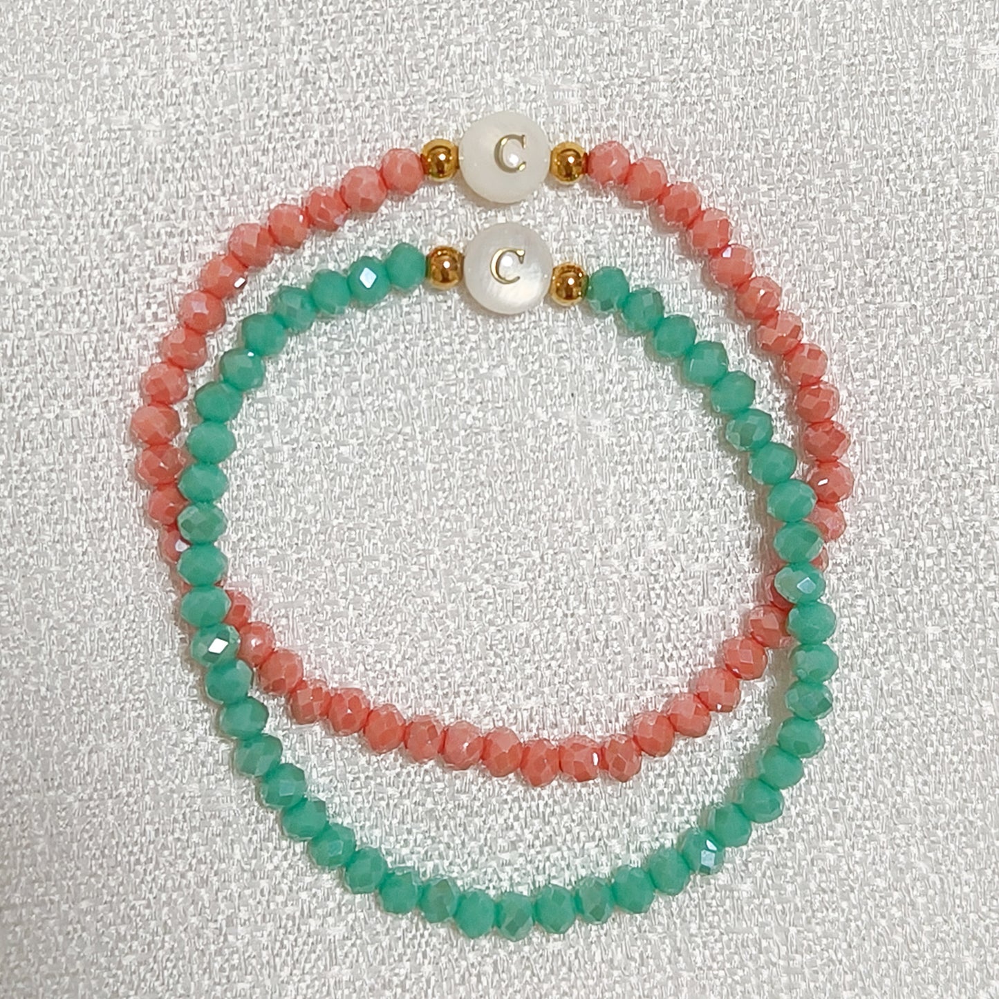 Set de 2 pulseras elástica letra Inicial nácar