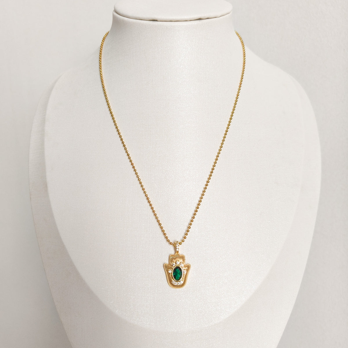 Collar Esmeralda de Roma ( hecho a mano_ palma)