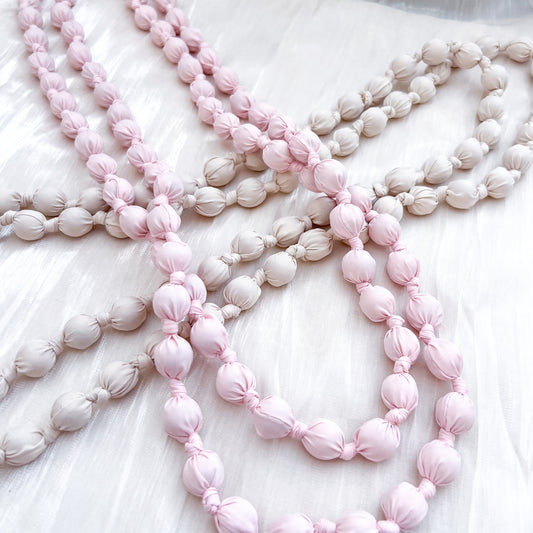Collar Nudo Suave (2 colores)