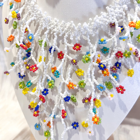 Look Marbella flor(Artesanal multicolor collar& pendiente 2 colors)