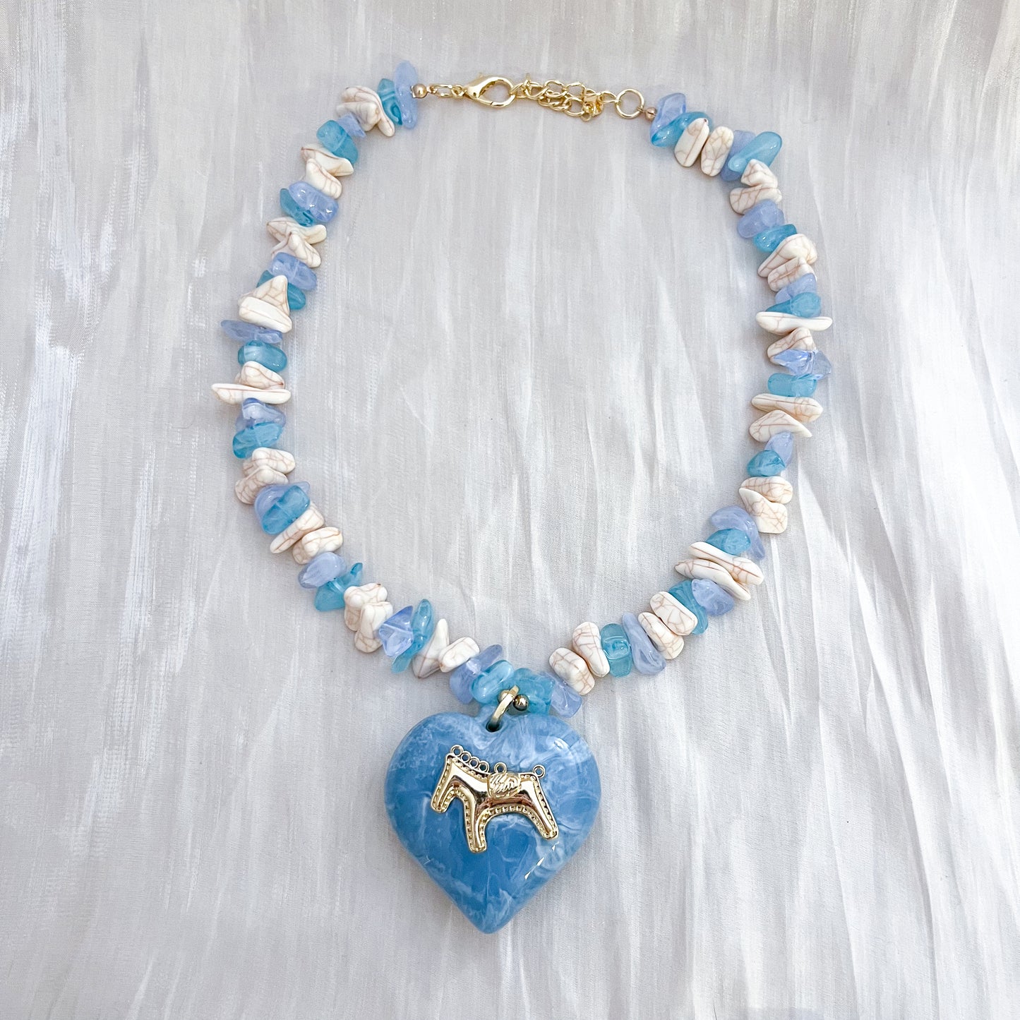 Collar Caballo Dorado 2 colores(corazón XL)