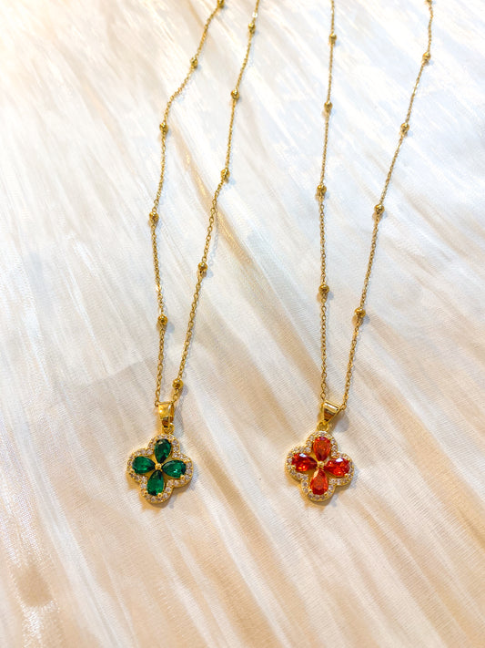 Collar Flor Verde Marrakech (dos colores)Hecho a mano