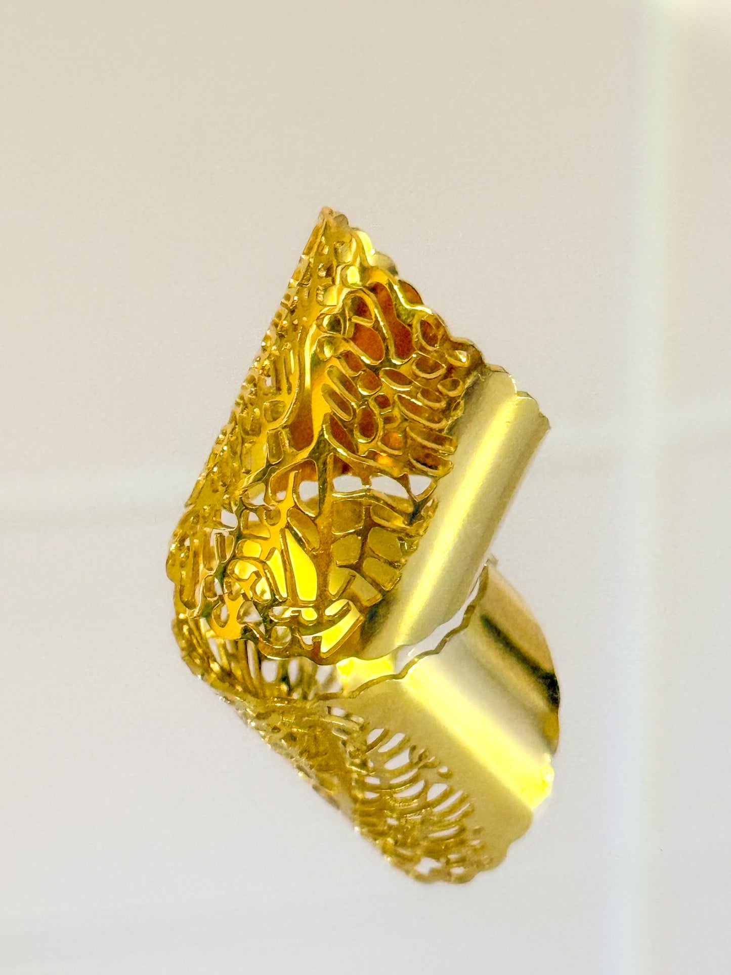 Anillo Ajustable Símbolos Dorados