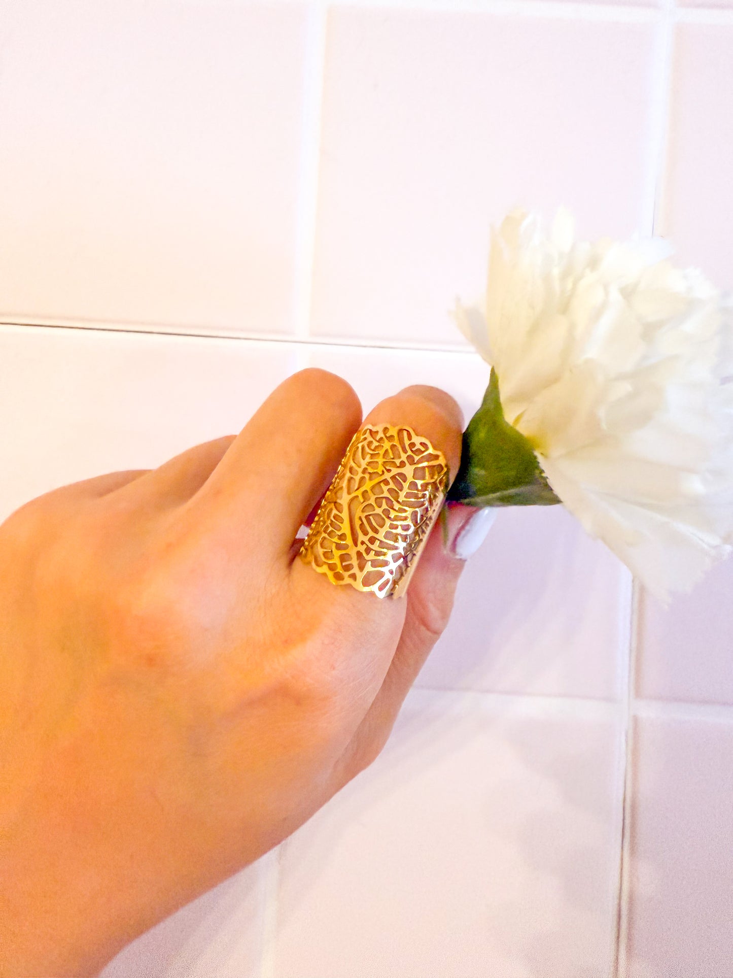 Anillo Ajustable Símbolos Dorados