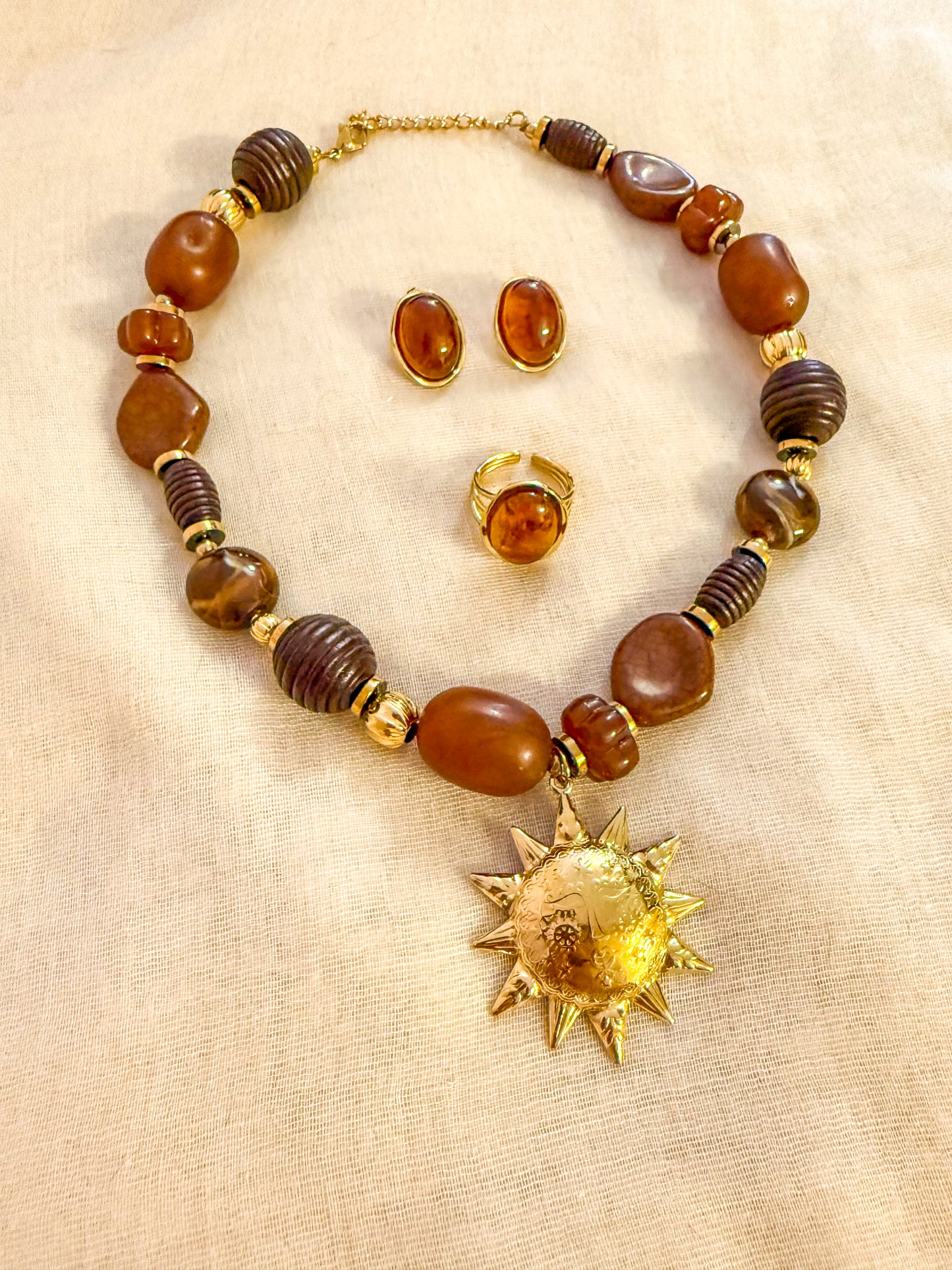 Collar Sol egipcio