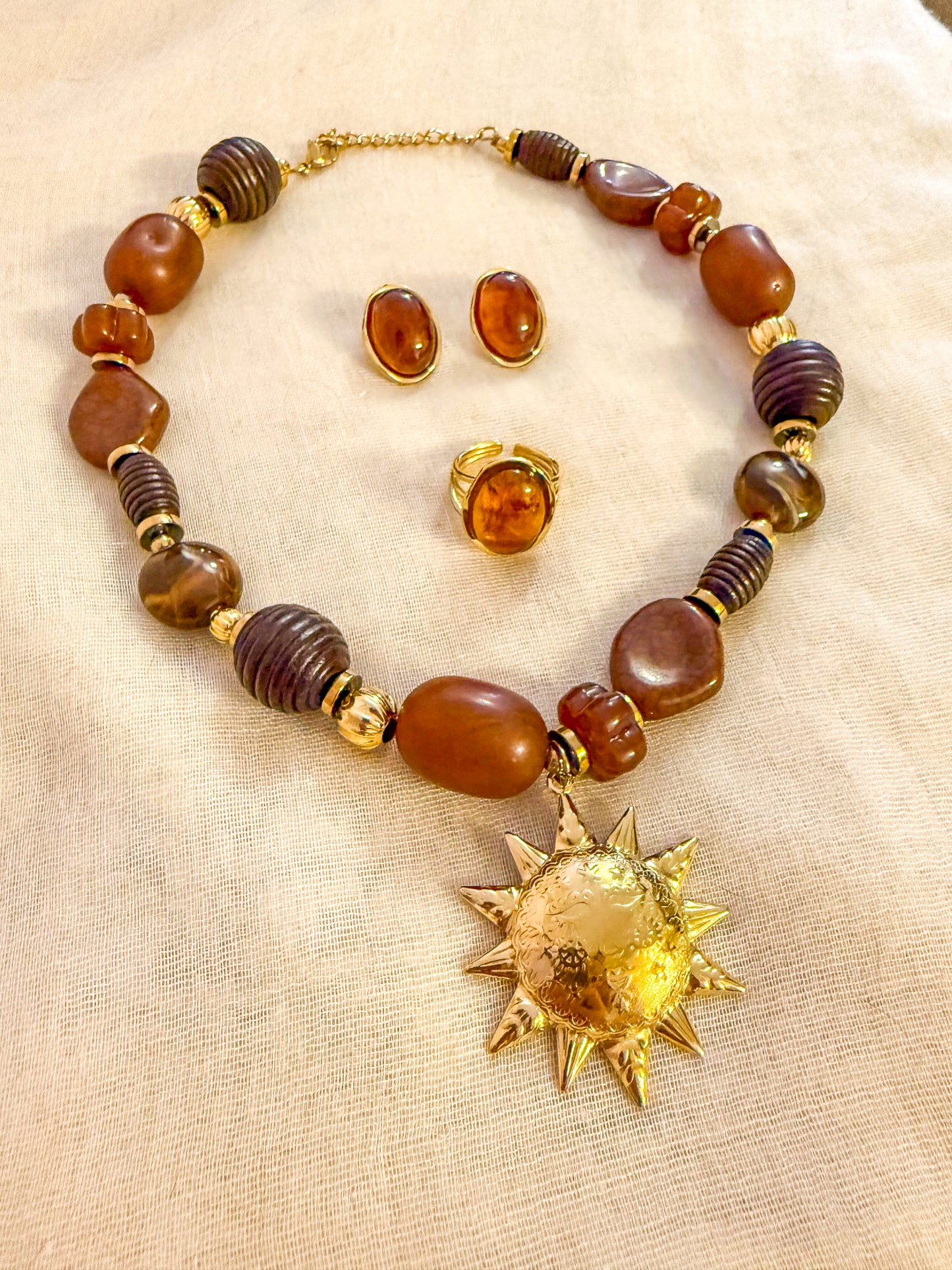 Collar Sol egipcio