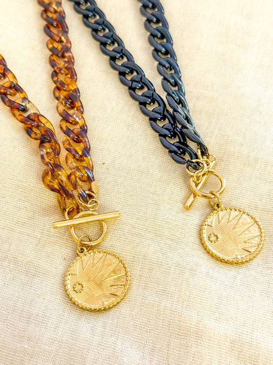 Collar Eclipse Dorado (Medalla sol)