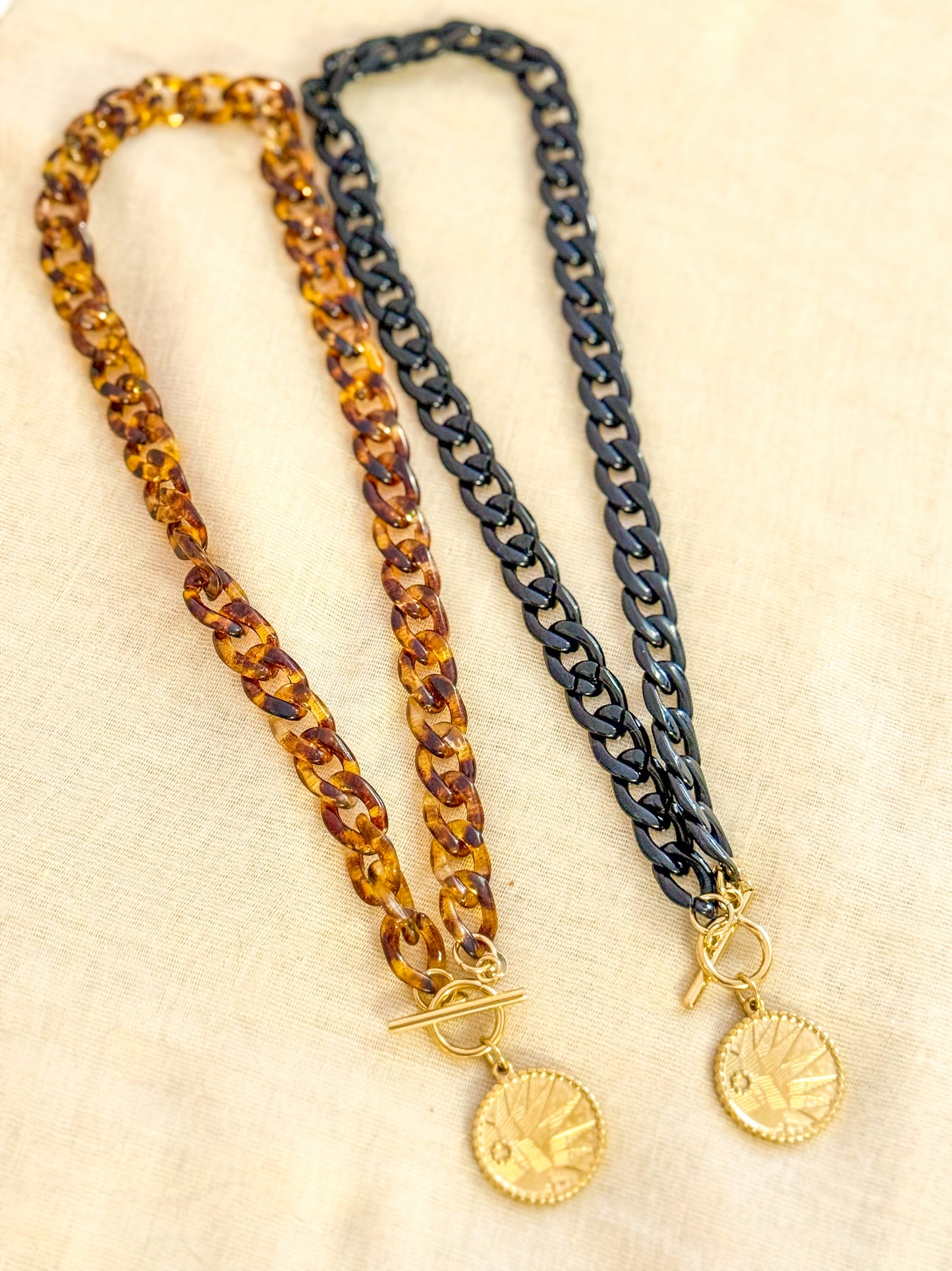 Collar Eclipse Dorado (Medalla sol)