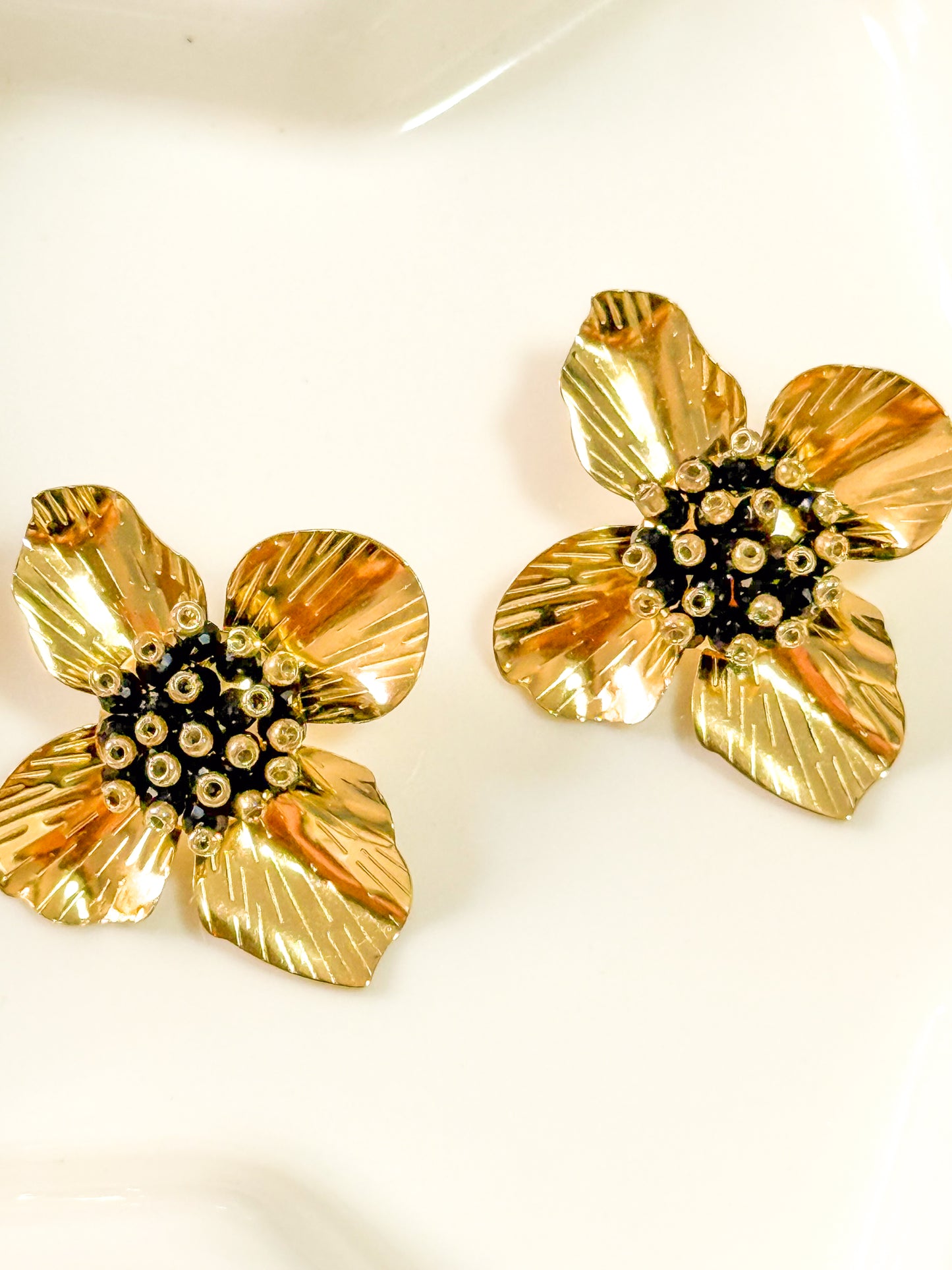Pendientes Flor Dorada Elegancia