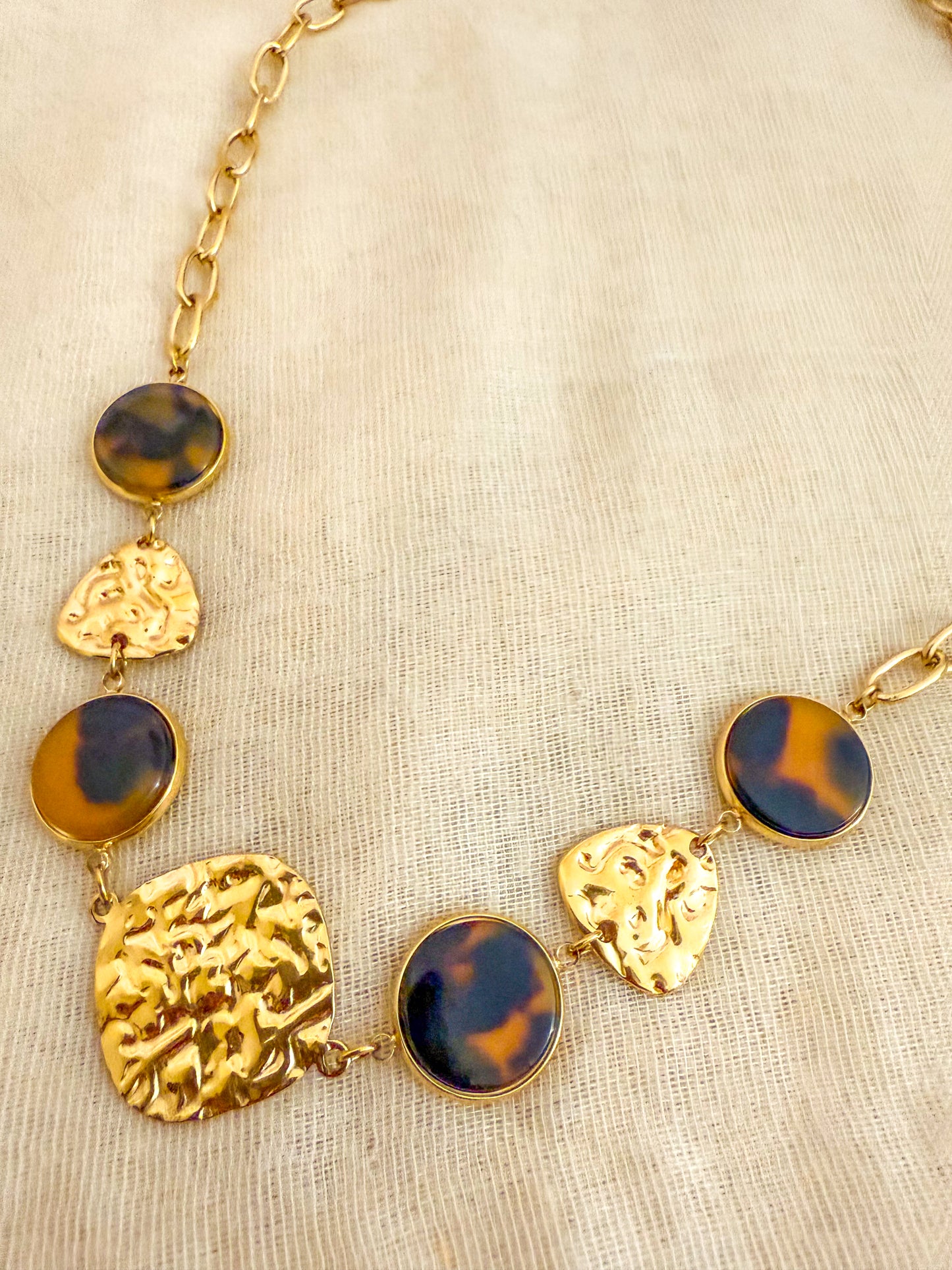 Collar Arte Dorado (Estampado de leopardo)