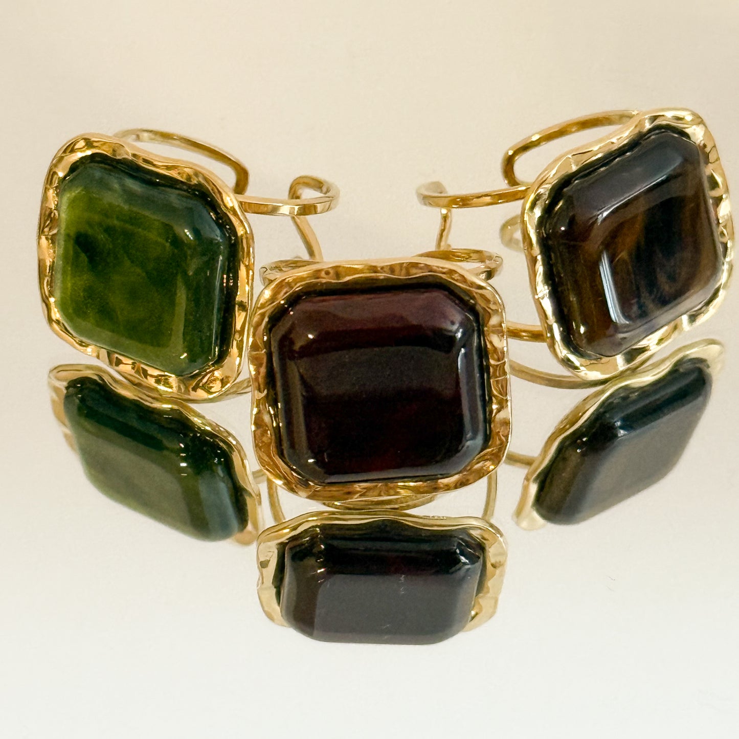 Anillo Prisma Dorado(Cuadrado de color) – Acero Inoxidable (Ajustable)
