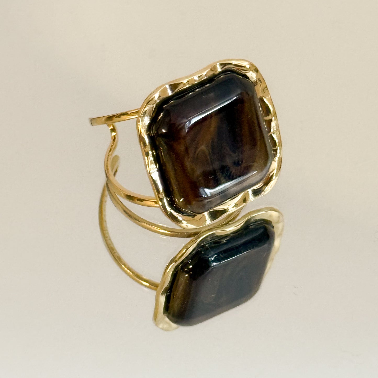 Anillo Prisma Dorado(Cuadrado de color) – Acero Inoxidable (Ajustable)
