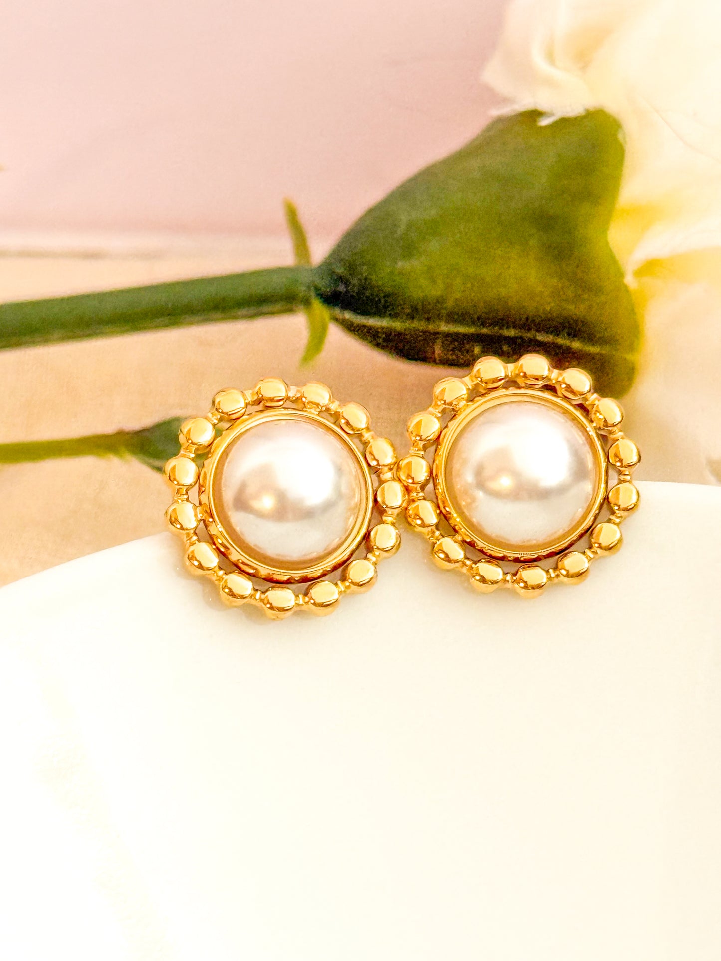 Pendientes Aura (Círculo dorado clásico) – Acero Inoxidable