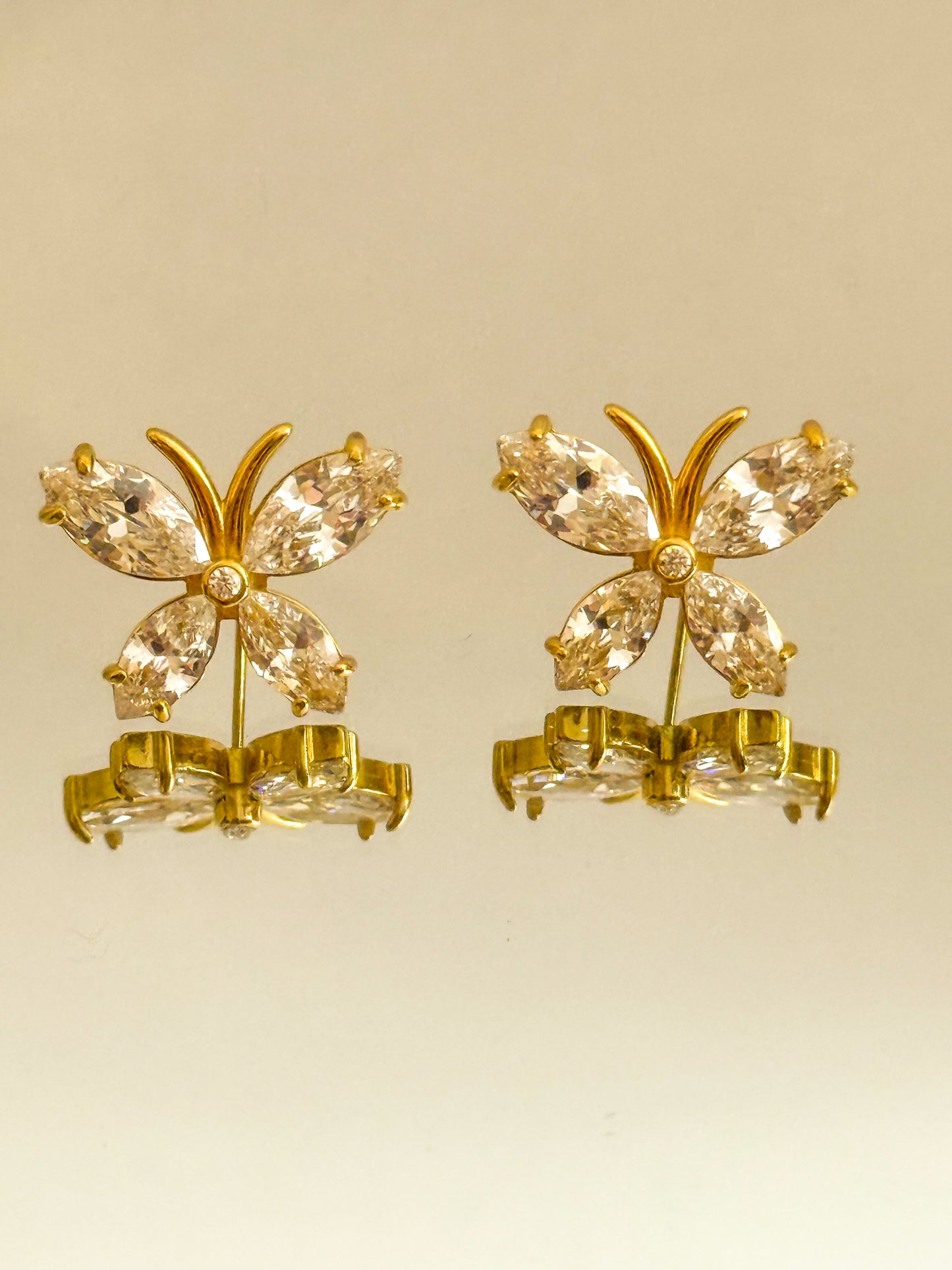 Pendientes Ala Clara(Mariposa dorada) – Acero Inoxidable