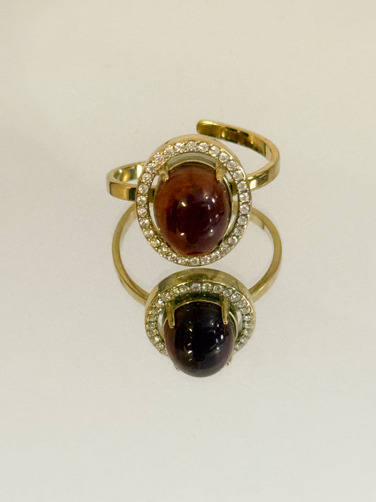 Anillo Órbita Dorada(Piedra oval brillante) – Ajustable