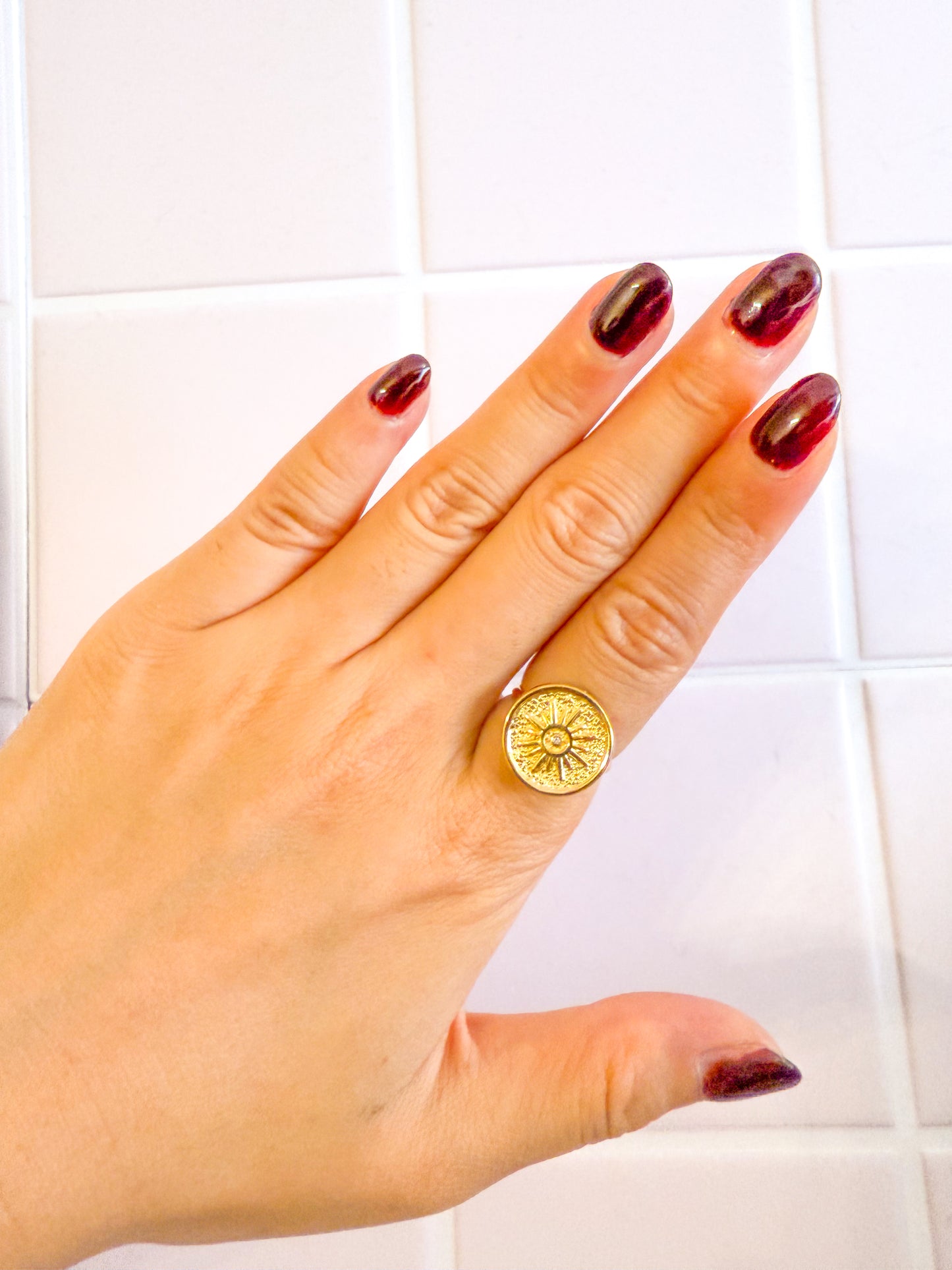 Anillo Sol Dorado(Grabado radiante)– Acero Inoxidable (Ajustable)