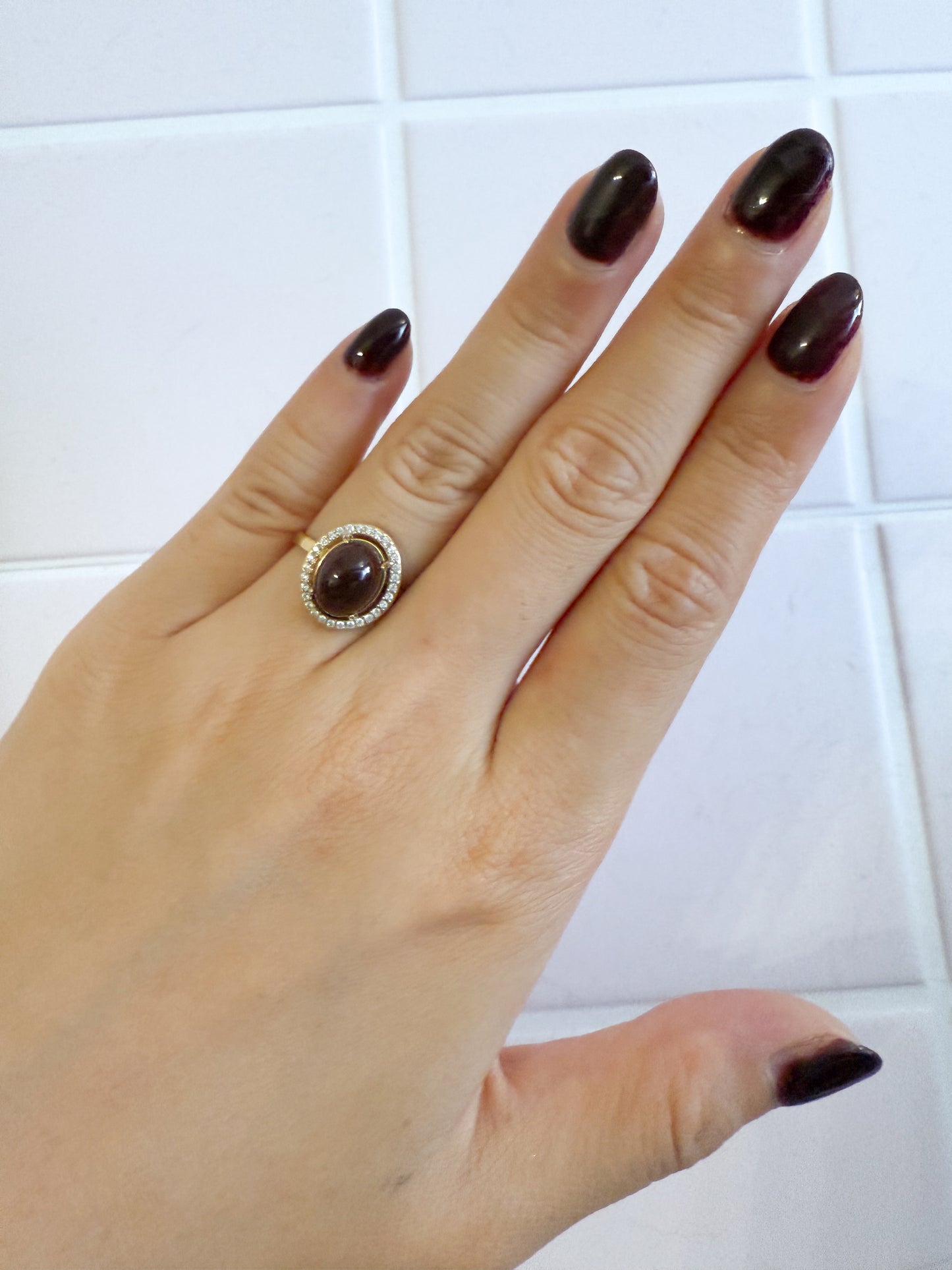 Anillo Órbita Dorada(Piedra oval brillante) – Ajustable