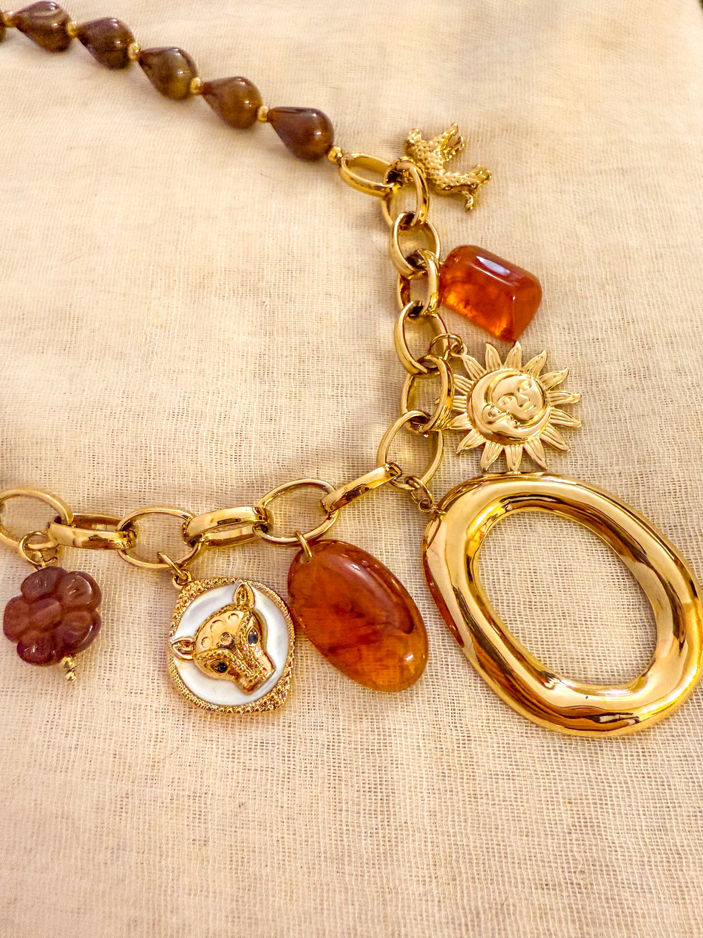 Collar Oval Dorado Jaguar(Charms mixtos)– Acero Inoxidable