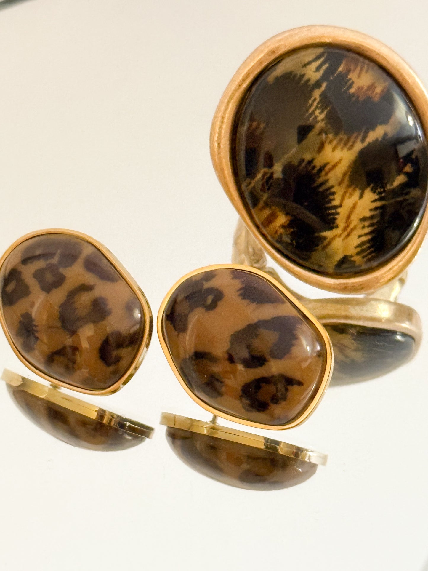 Look Salvaje Dorado(Diseño marmolado redondo)