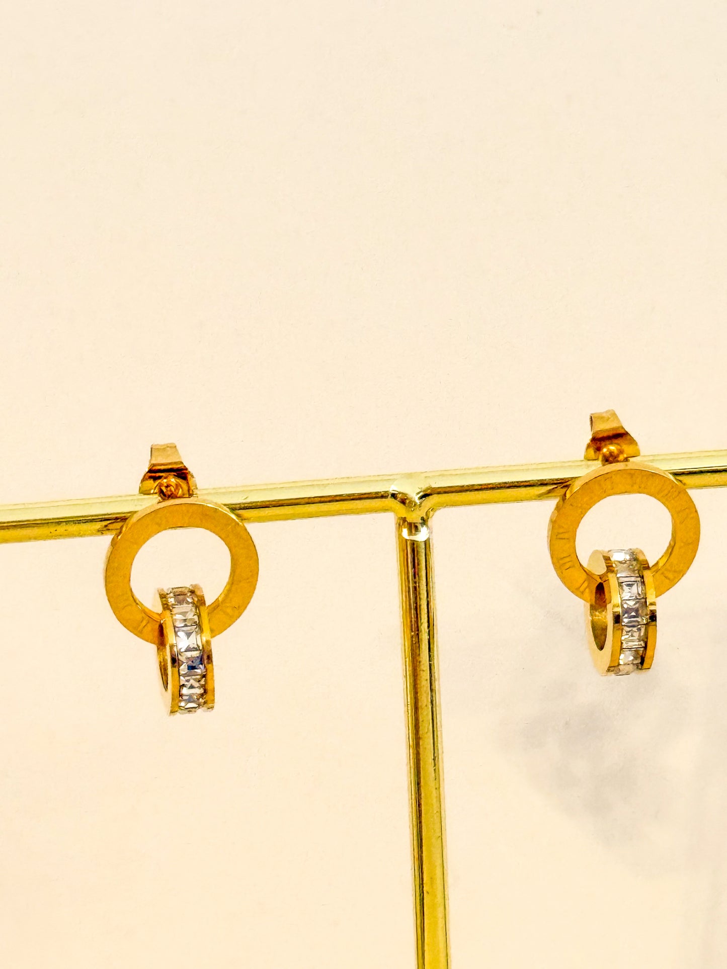 Pendientes Doble Aro(Detalle geométrico) – Acero Inoxidable