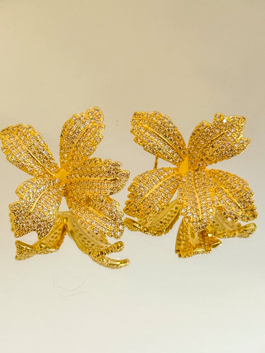Pendientes Gardenia Dorada(Flor grande )Dos colores