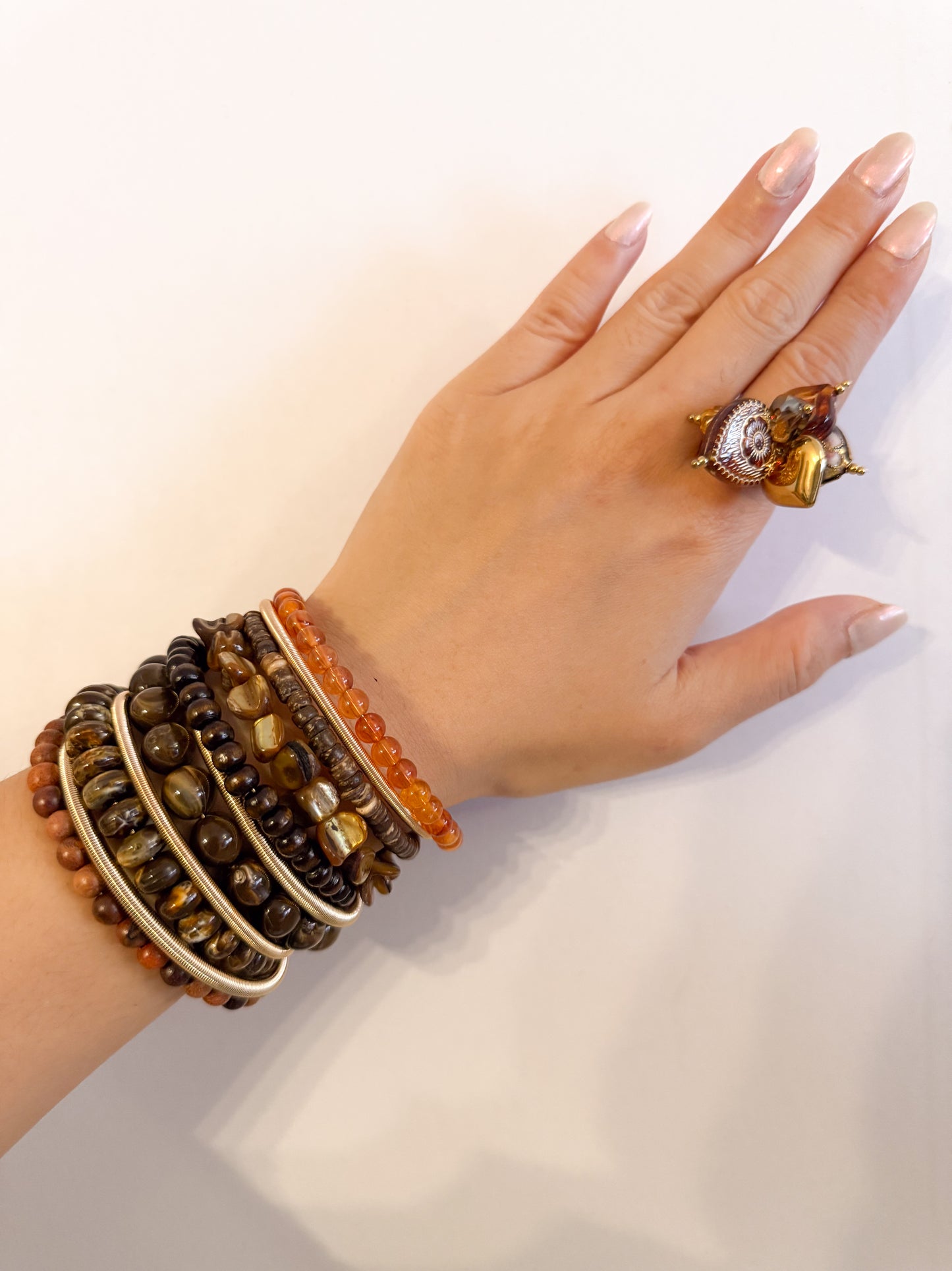 Pulseras Tierra Dorada(Pulseras de piedra )