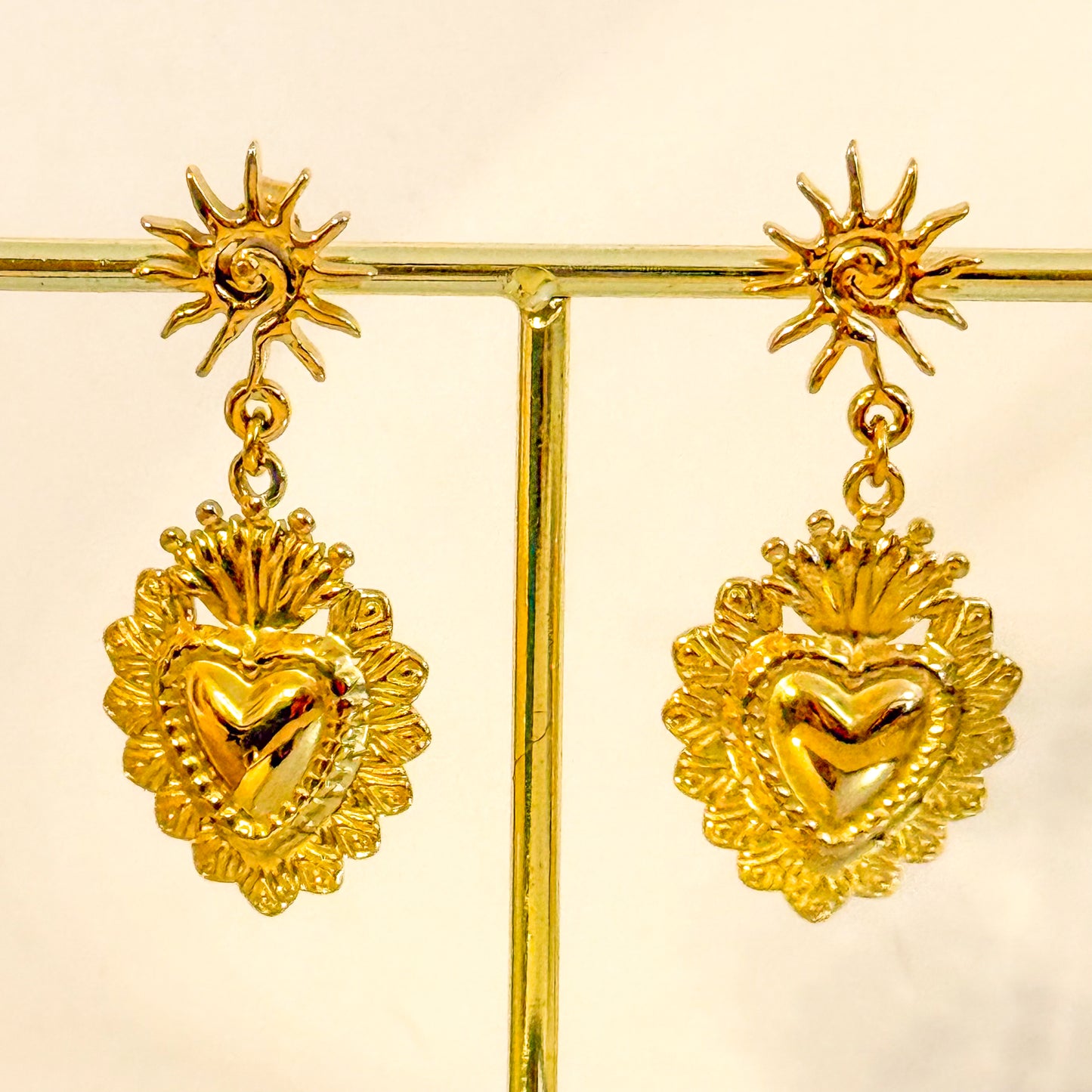 Pendientes Sol del Corazón(Dorado brillante)