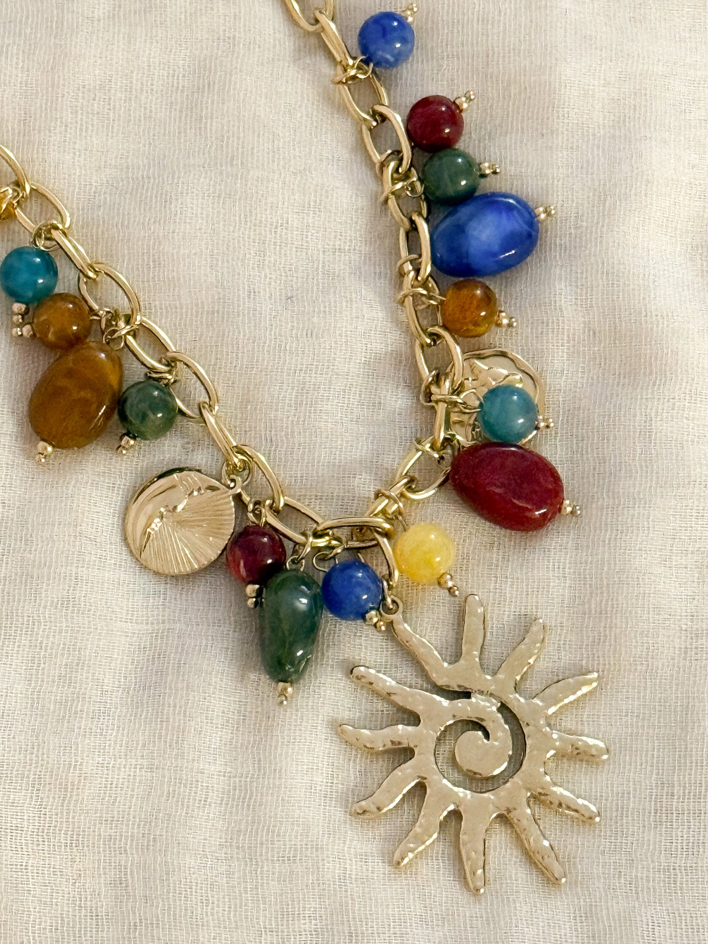 Collar Sol de colores(Talismán protector)