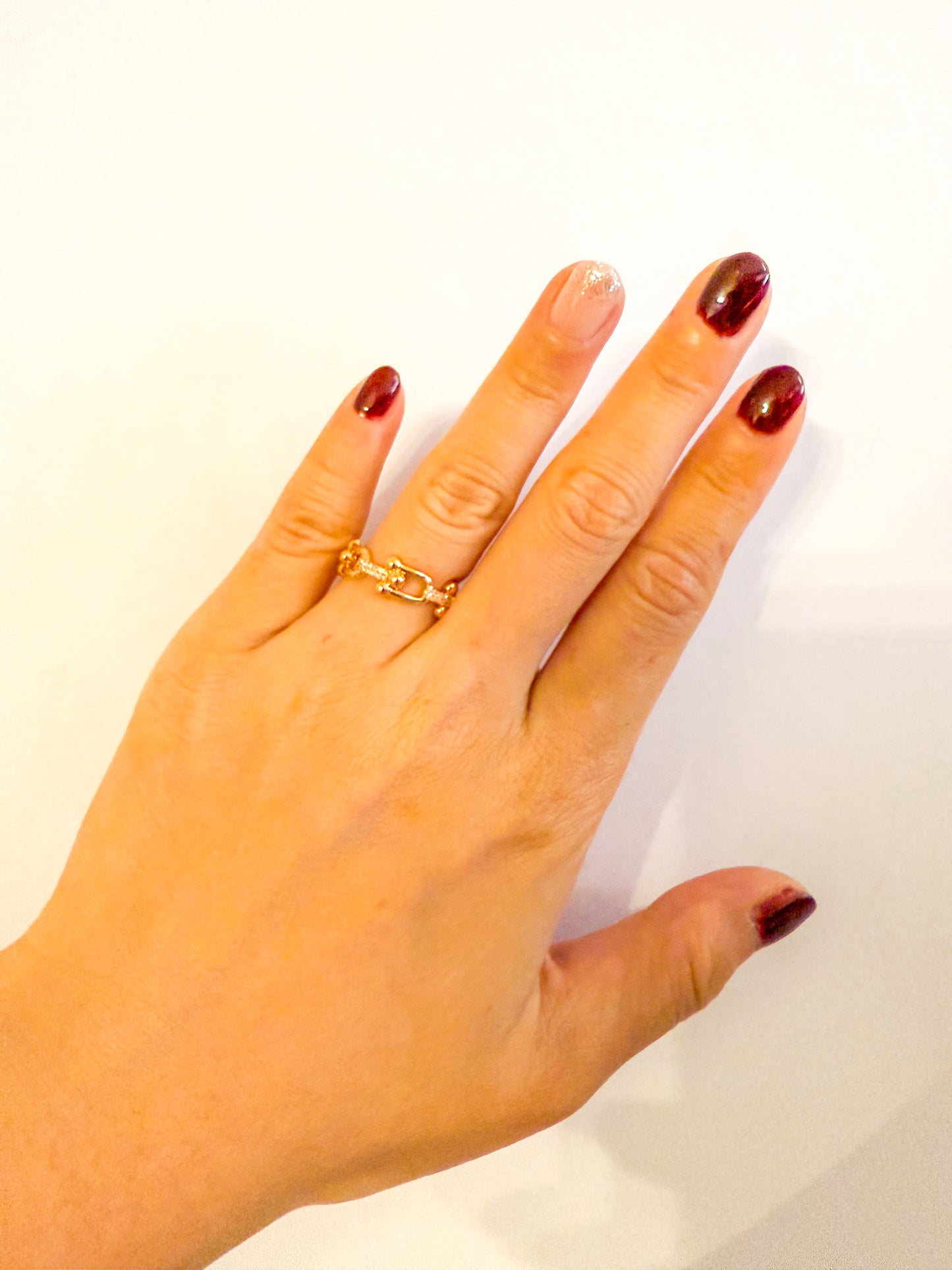 Anillo Eslabon Real (Dorado con detalle de circonitas)